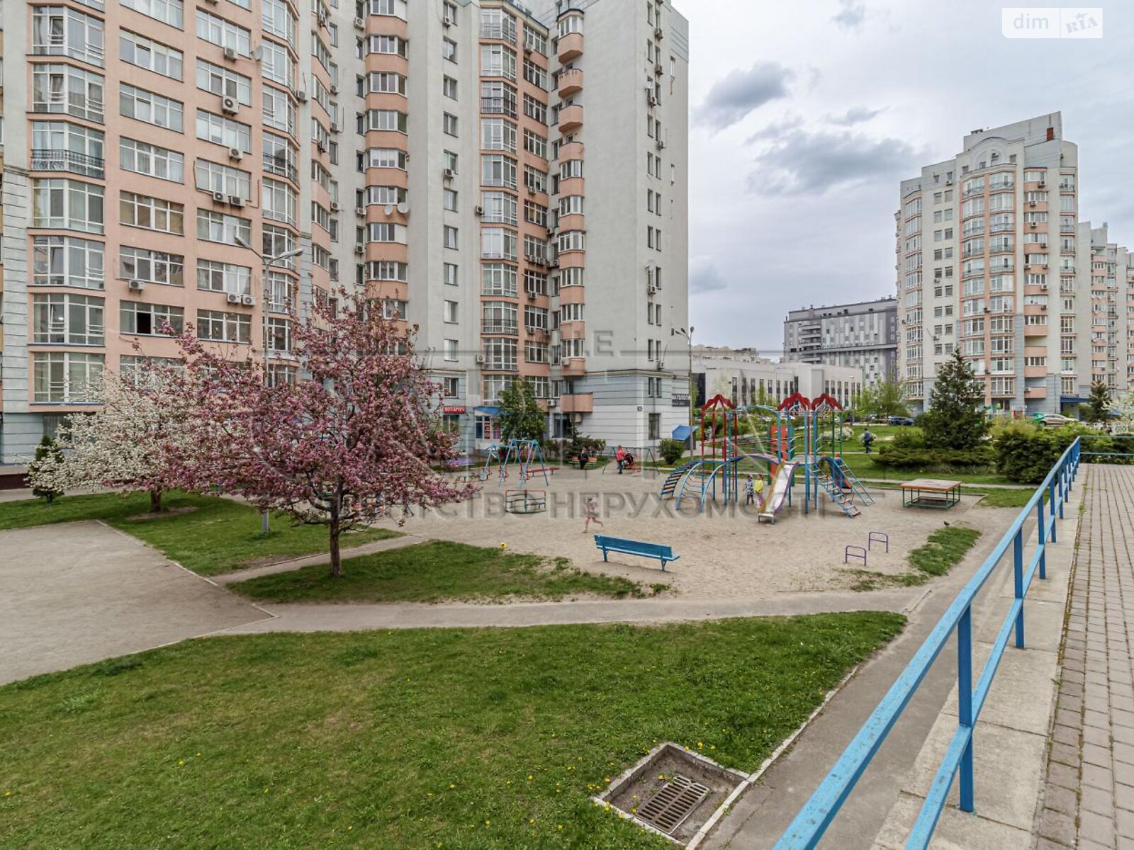 Продаж трикімнатної квартири в Києві, на вул. Юлії Здановської 58, район Теремки-2 фото 1 Продаж трикімнатної квартири в Києві, на вул. Юлії Здановської 58, район Теремки-2 фото 1