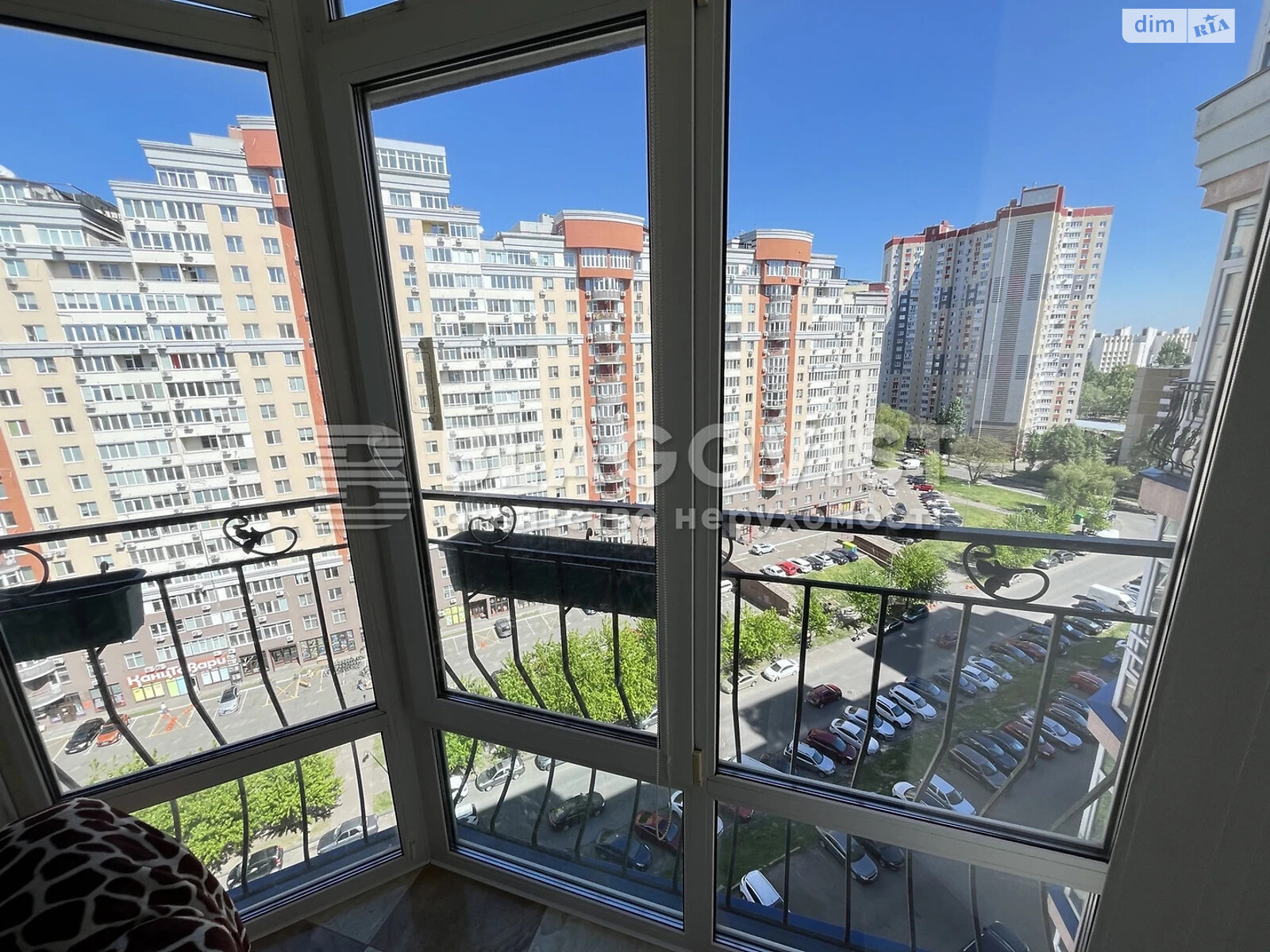 Продаж семикімнатної квартири в Києві, на вул. Юлії Здановської 52А, район Теремки-2 фото 1 Продаж семикімнатної квартири в Києві, на вул. Юлії Здановської 52А, район Теремки-2 фото 1