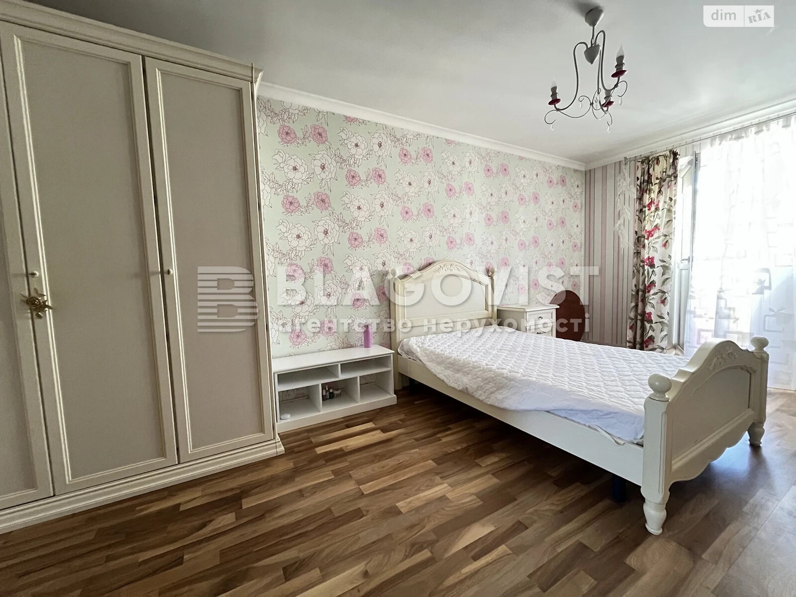 Продаж семикімнатної квартири в Києві, на вул. Юлії Здановської 52А, район Теремки-2 фото 1 Продаж семикімнатної квартири в Києві, на вул. Юлії Здановської 52А, район Теремки-2 фото 1