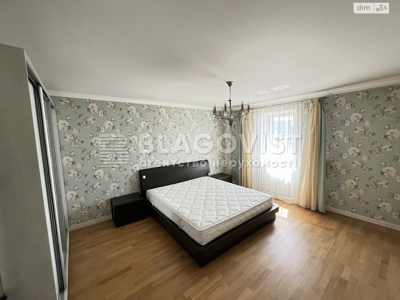 Продаж семикімнатної квартири в Києві, на вул. Юлії Здановської 52А, район Теремки-2 фото 1 Продаж семикімнатної квартири в Києві, на вул. Юлії Здановської 52А, район Теремки-2 фото 1