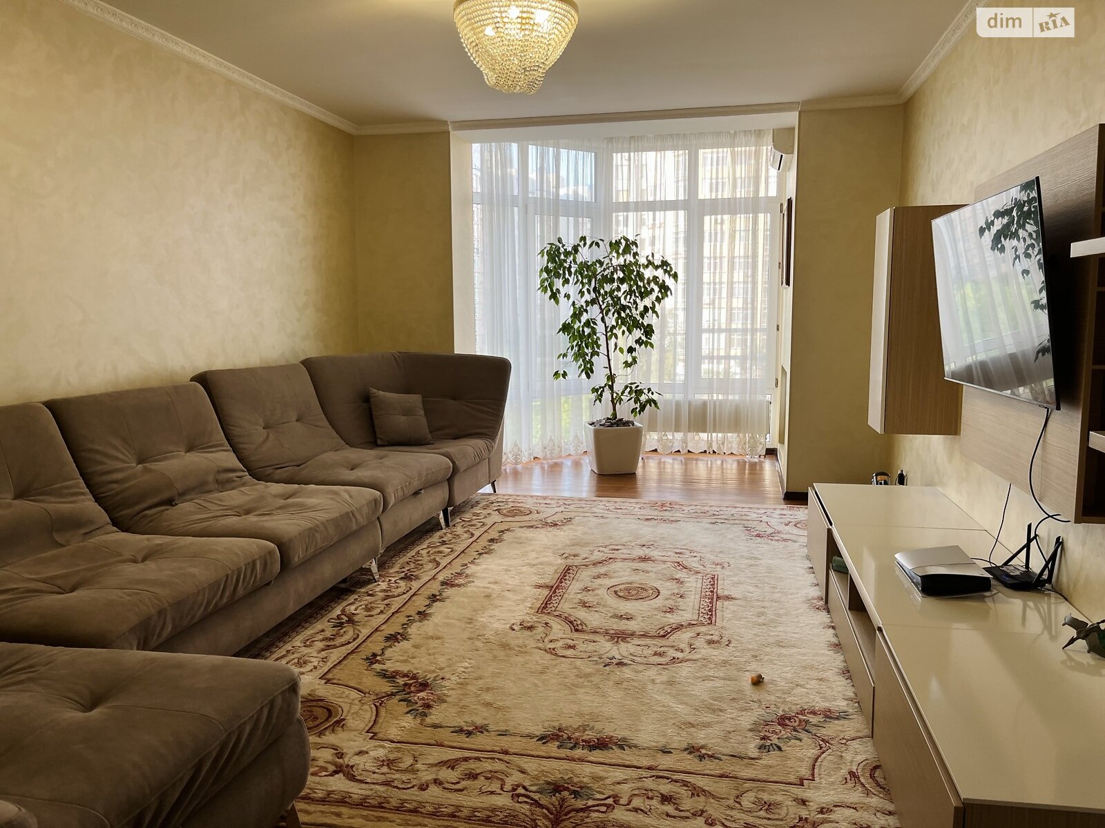 Продажа трехкомнатной квартиры в Киеве, на ул. Юлии Здановской 58, район Теремки-2 фото 1