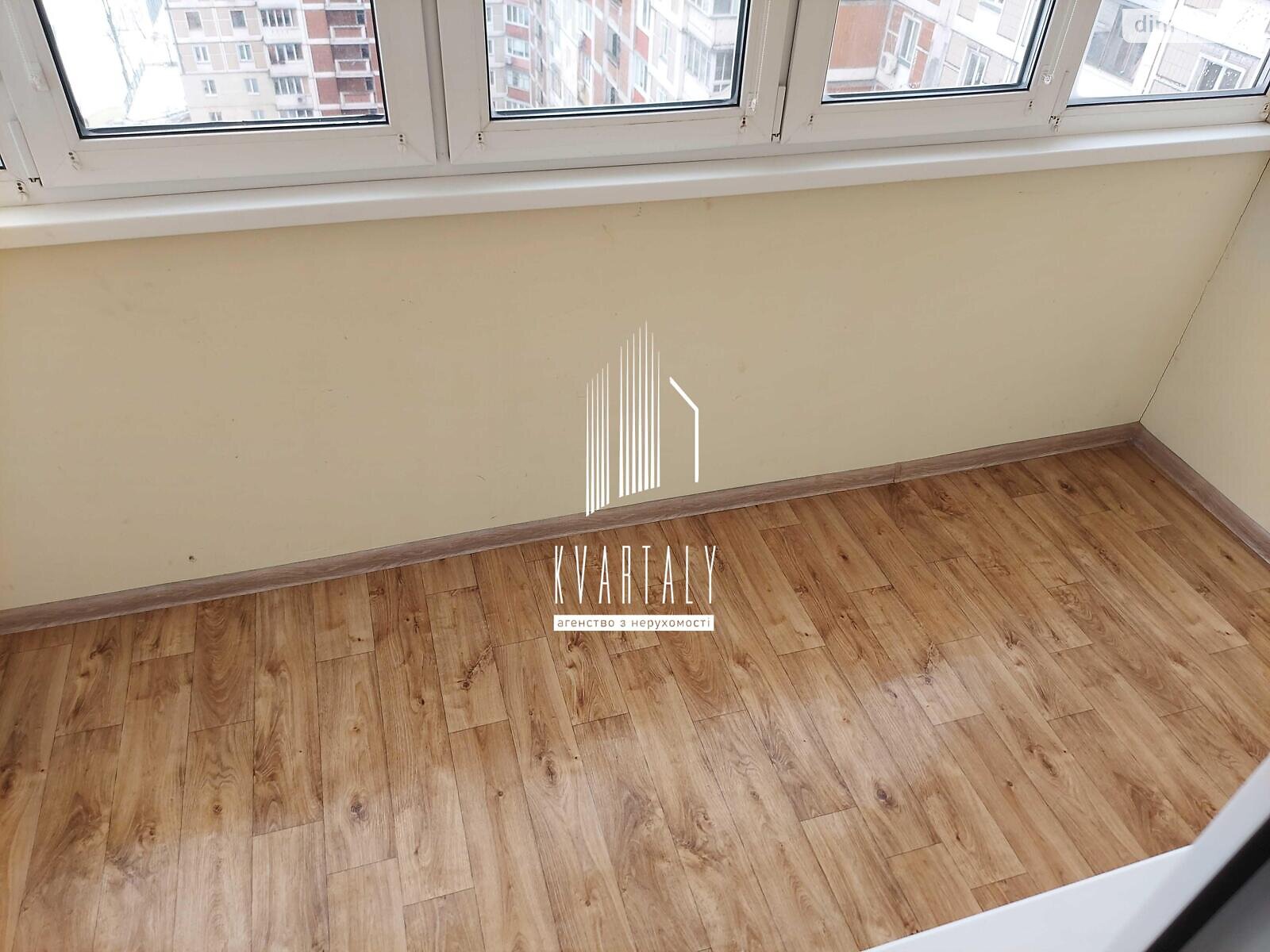 Продаж двокімнатної квартири в Києві, на просп. Червоної Калини 40, район Троєщина фото 1 Продаж двокімнатної квартири в Києві, на просп. Червоної Калини 40, район Троєщина фото 1