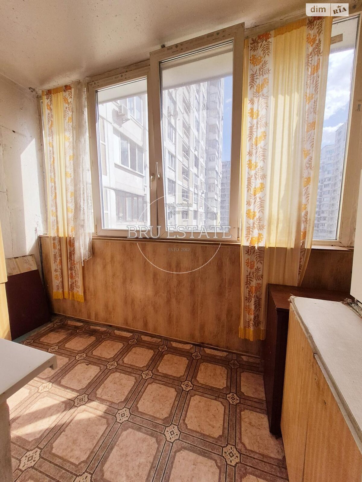 Продажа трехкомнатной квартиры в Киеве, на просп. Червоной Калины 89, район Троещина фото 1 Продажа трехкомнатной квартиры в Киеве, на просп. Червоной Калины 89, район Троещина фото 1