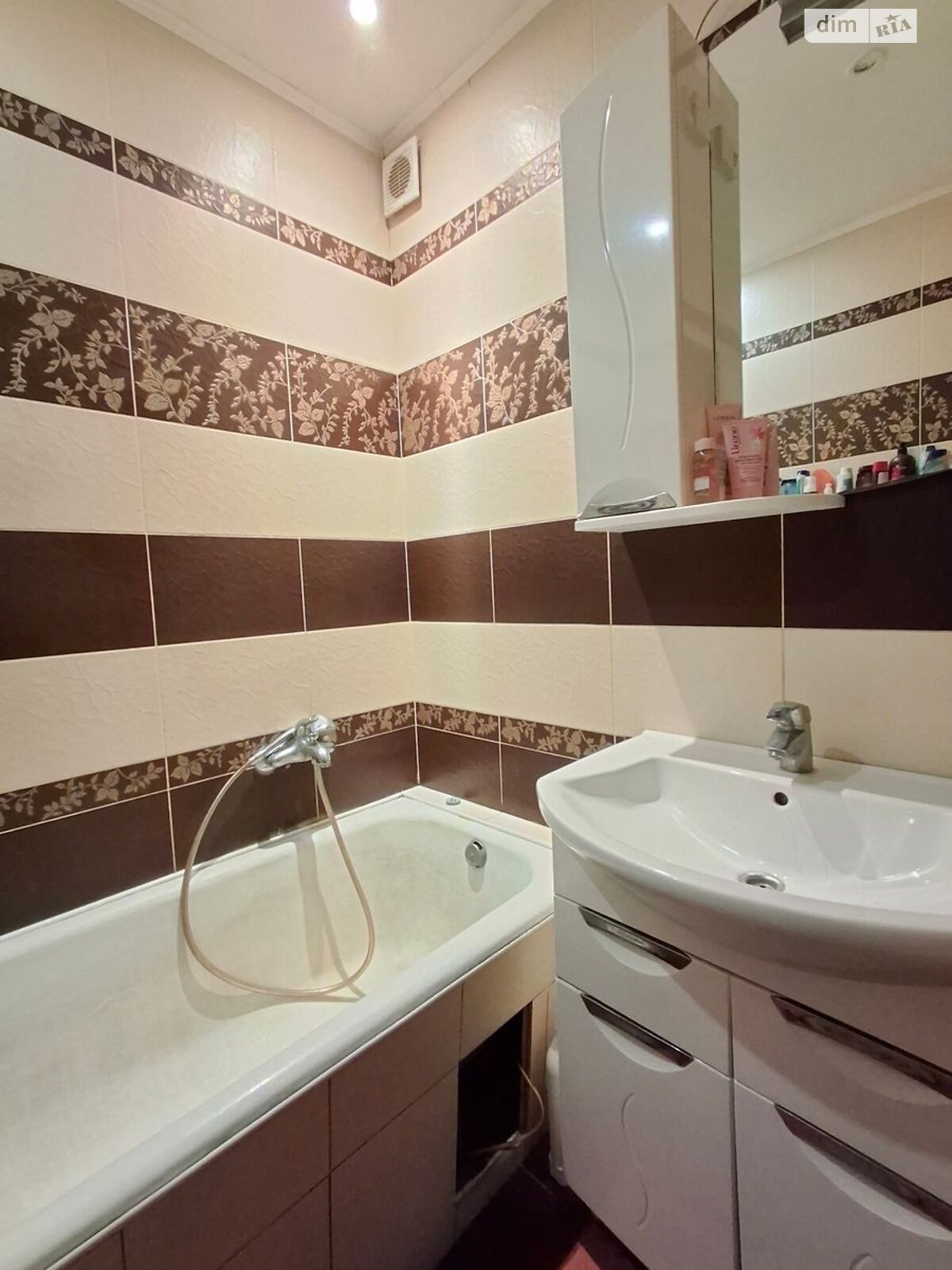 Продаж трикімнатної квартири в Києві, на просп. Червоної Калини 72Б, район Троєщина фото 1 Продаж трикімнатної квартири в Києві, на просп. Червоної Калини 72Б, район Троєщина фото 1