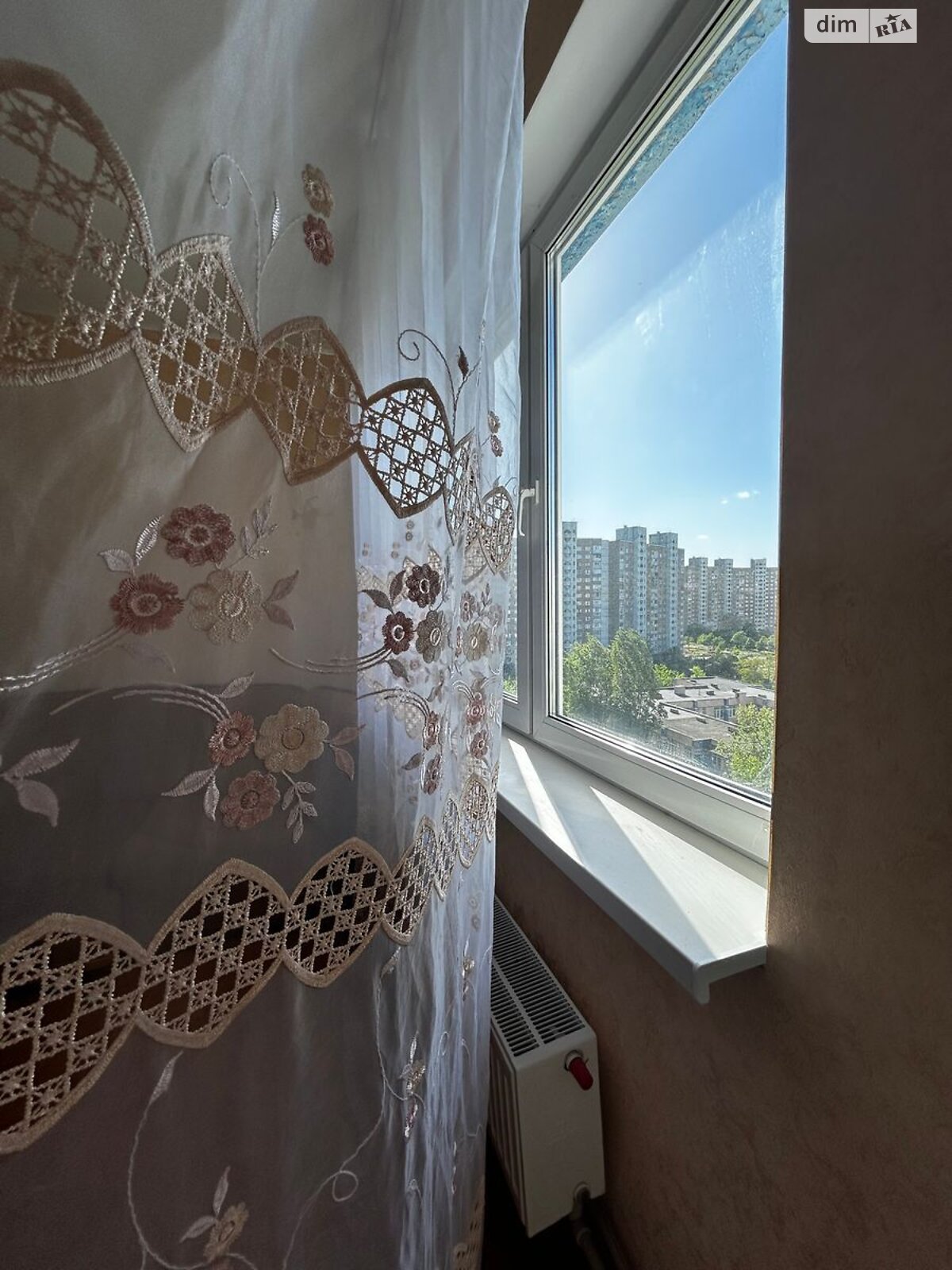 Продажа трехкомнатной квартиры в Киеве, на просп. Червоной Калины 21Б, район Троещина фото 1 Продажа трехкомнатной квартиры в Киеве, на просп. Червоной Калины 21Б, район Троещина фото 1