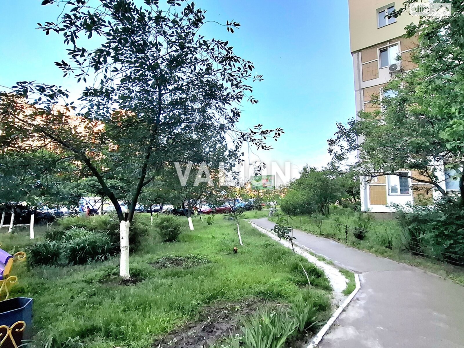 Продаж трикімнатної квартири в Києві, на просп. Червоної Калини 89, район Троєщина фото 1 Продаж трикімнатної квартири в Києві, на просп. Червоної Калини 89, район Троєщина фото 1