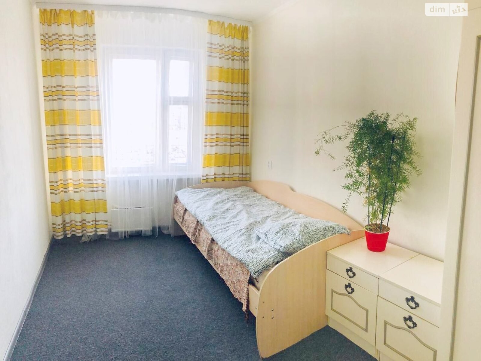 Продажа трехкомнатной квартиры в Киеве, на просп. Червоной Калины 81/11, район Троещина фото 1