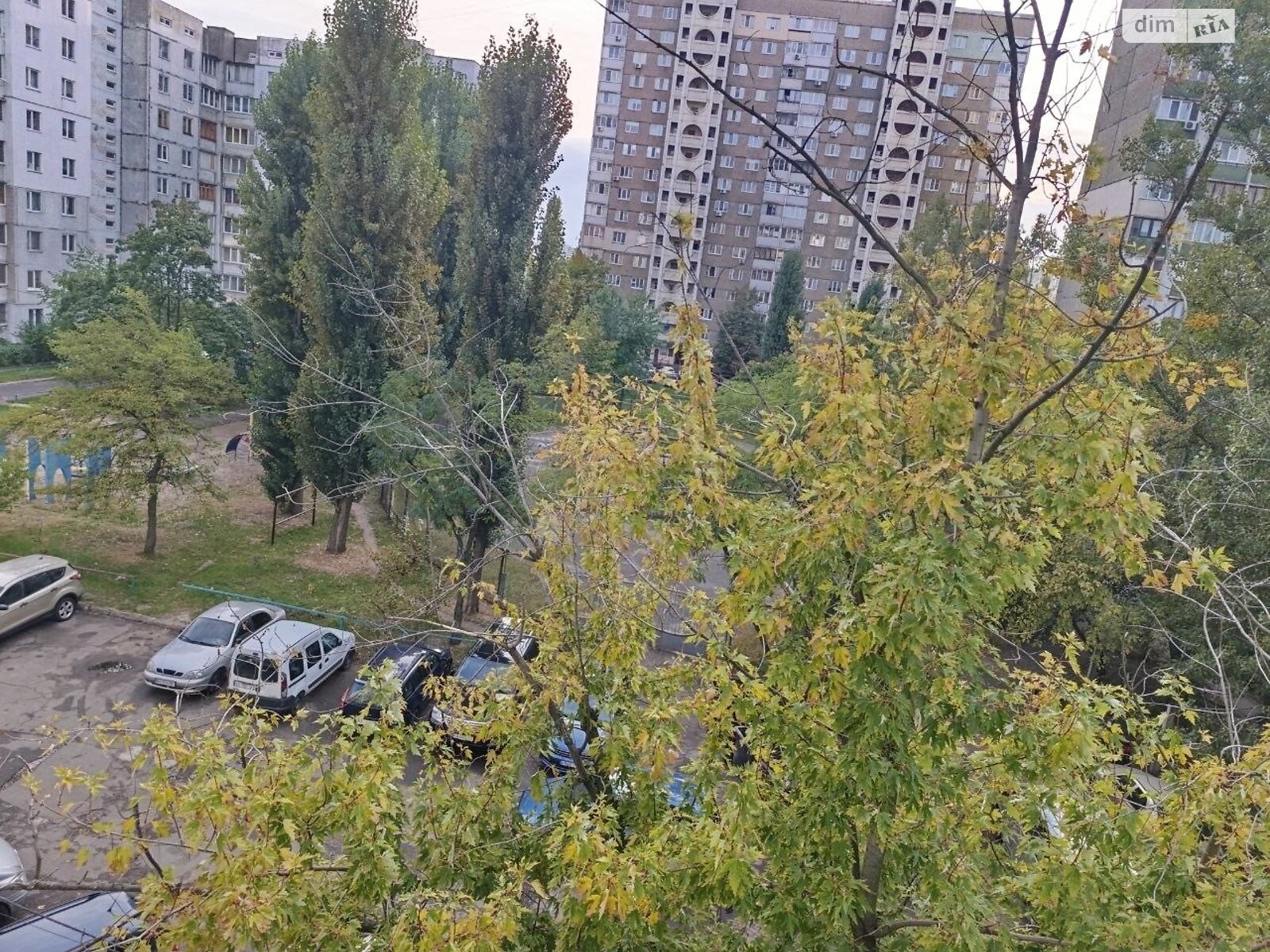 Продажа трехкомнатной квартиры в Киеве, на просп. Червоной Калины 37, район Троещина фото 1