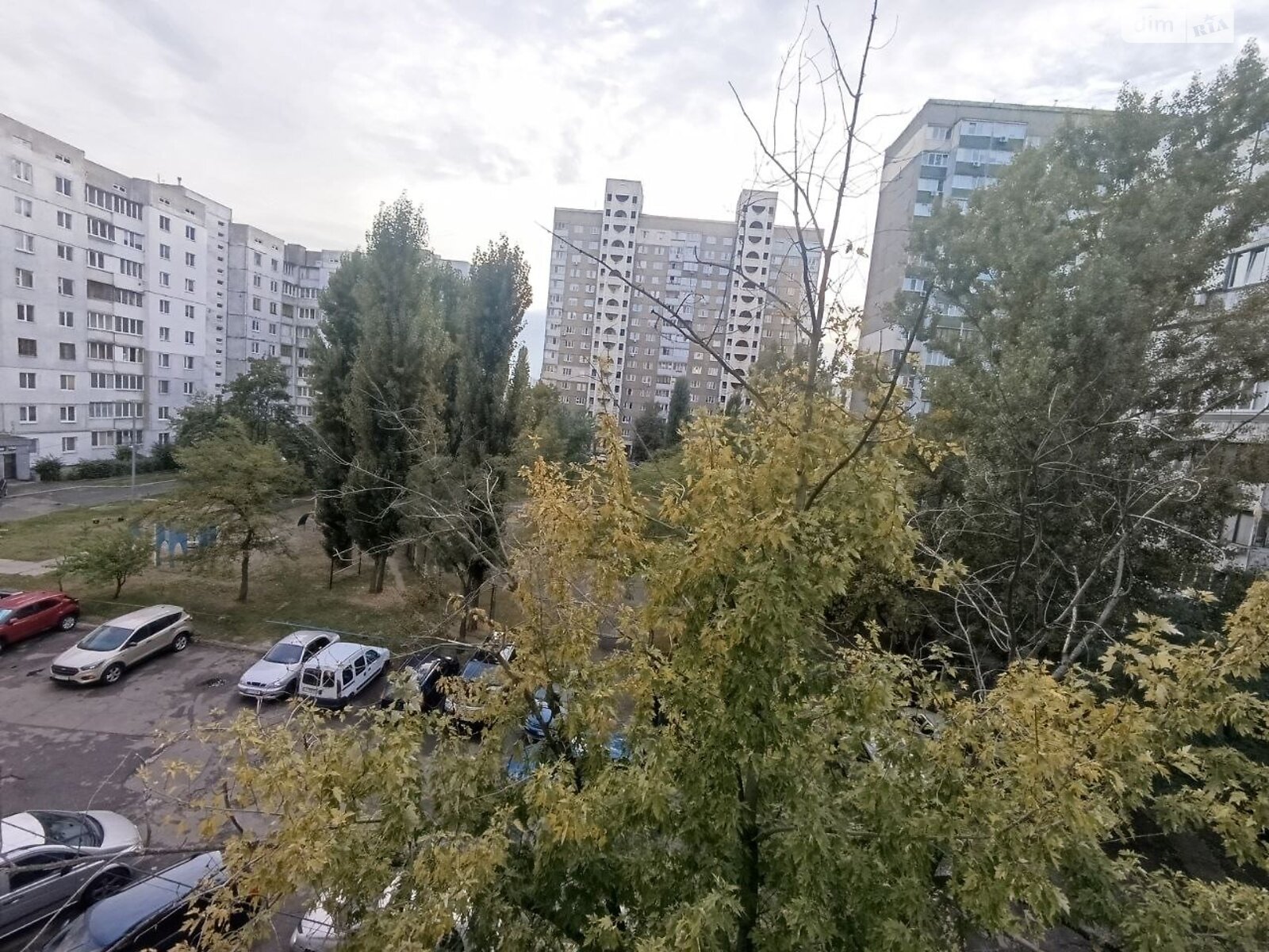 Продажа трехкомнатной квартиры в Киеве, на просп. Червоной Калины 37, район Троещина фото 1