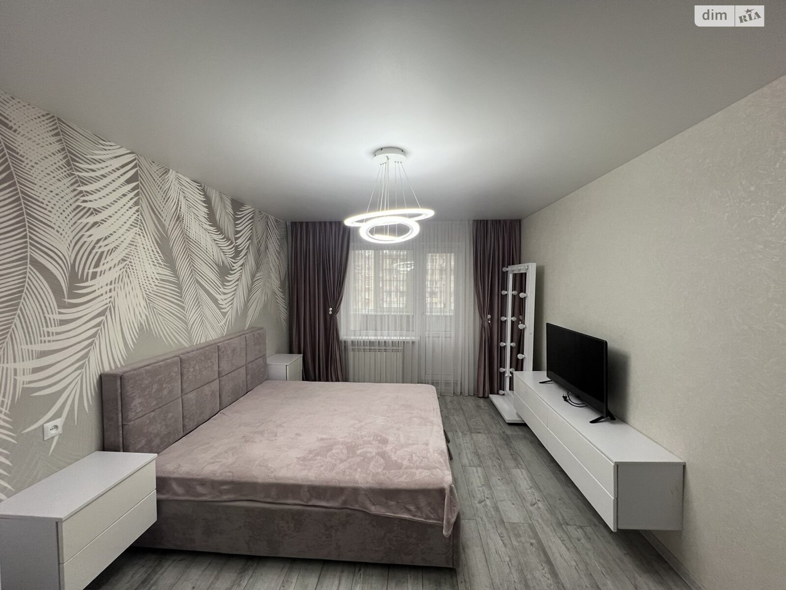 Продажа трехкомнатной квартиры в Киеве, на просп. Червоной Калины 38/10, район Деснянский фото 1