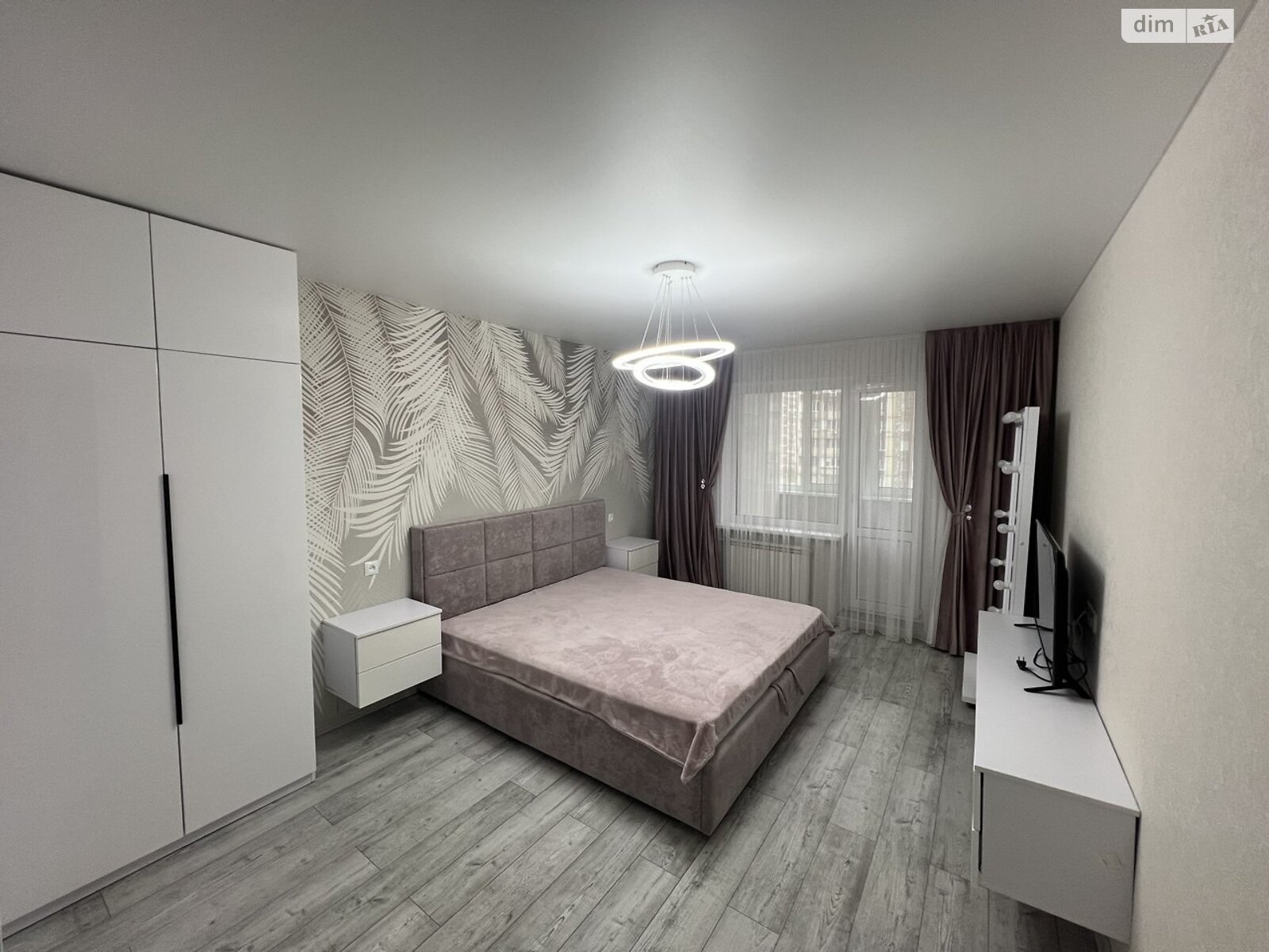 Продажа трехкомнатной квартиры в Киеве, на просп. Червоной Калины 38/10, район Деснянский фото 1