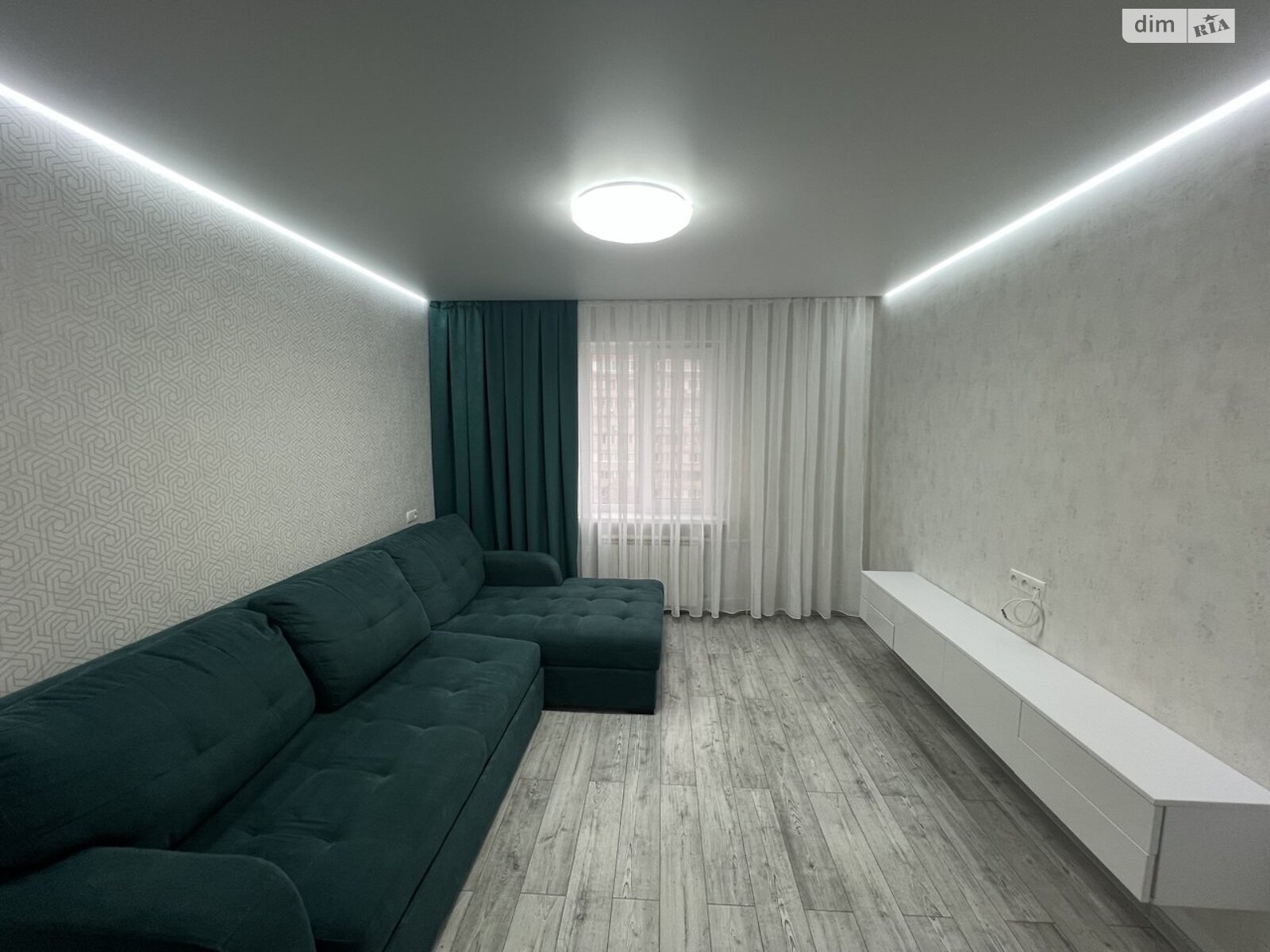 Продажа трехкомнатной квартиры в Киеве, на просп. Червоной Калины 38/10, район Деснянский фото 1