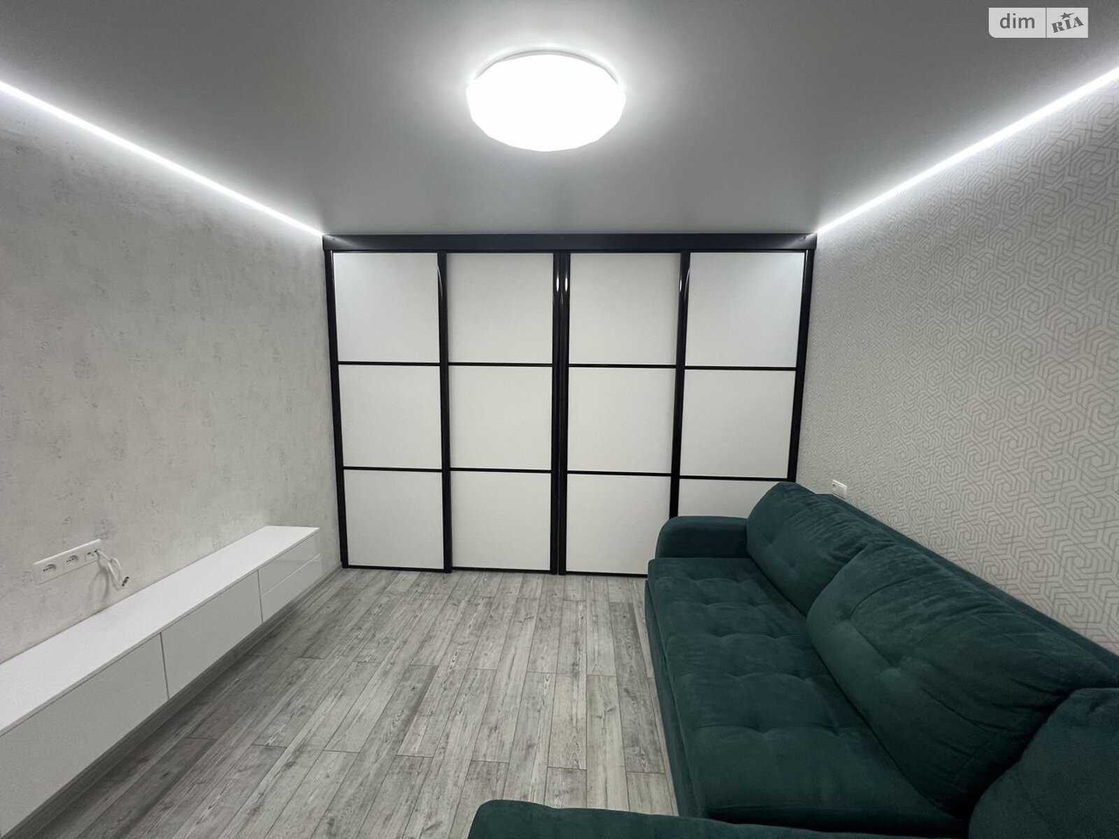 Продажа трехкомнатной квартиры в Киеве, на просп. Червоной Калины 38/10, район Деснянский фото 1