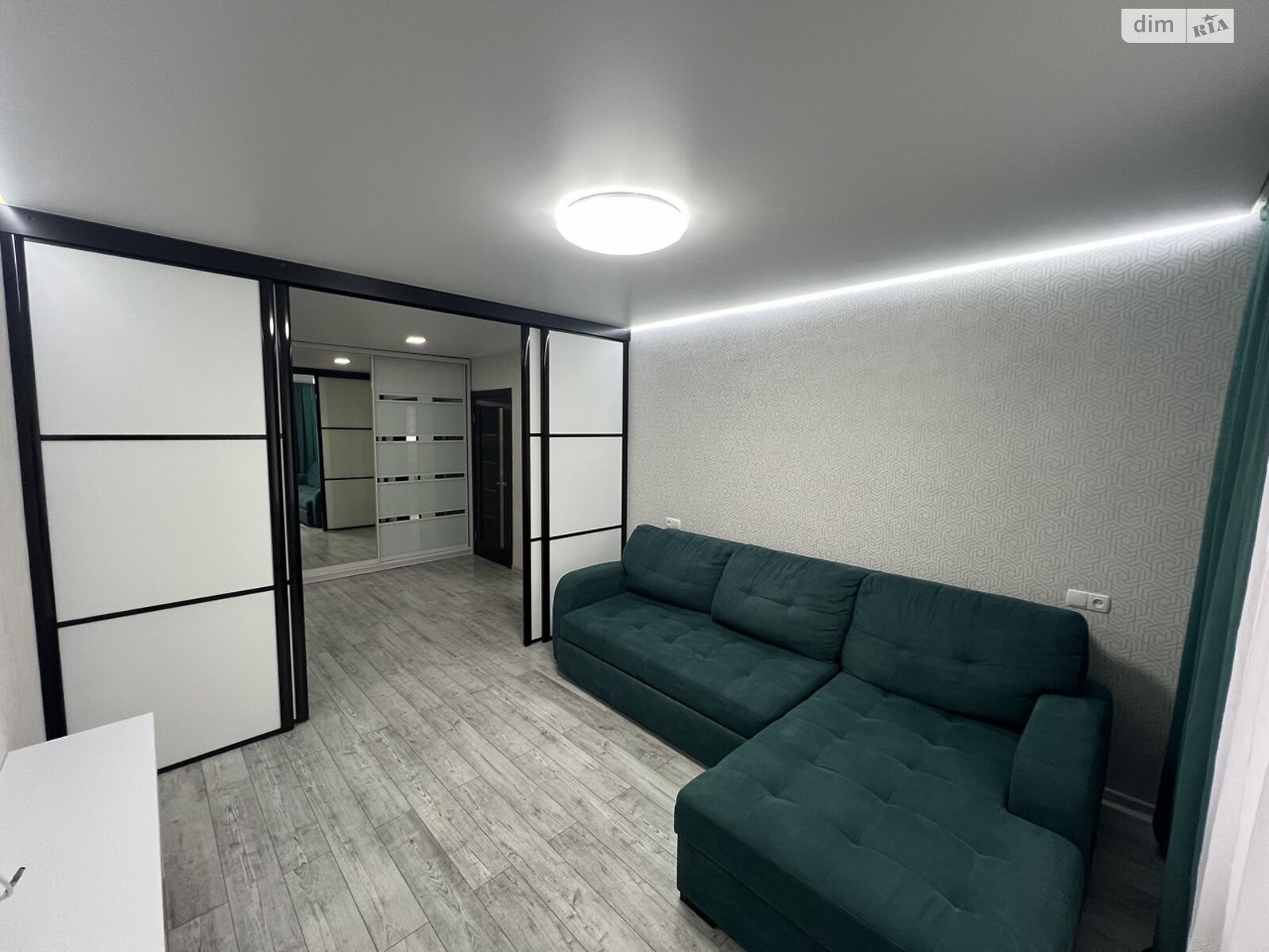 Продажа трехкомнатной квартиры в Киеве, на просп. Червоной Калины 38/10, район Деснянский фото 1