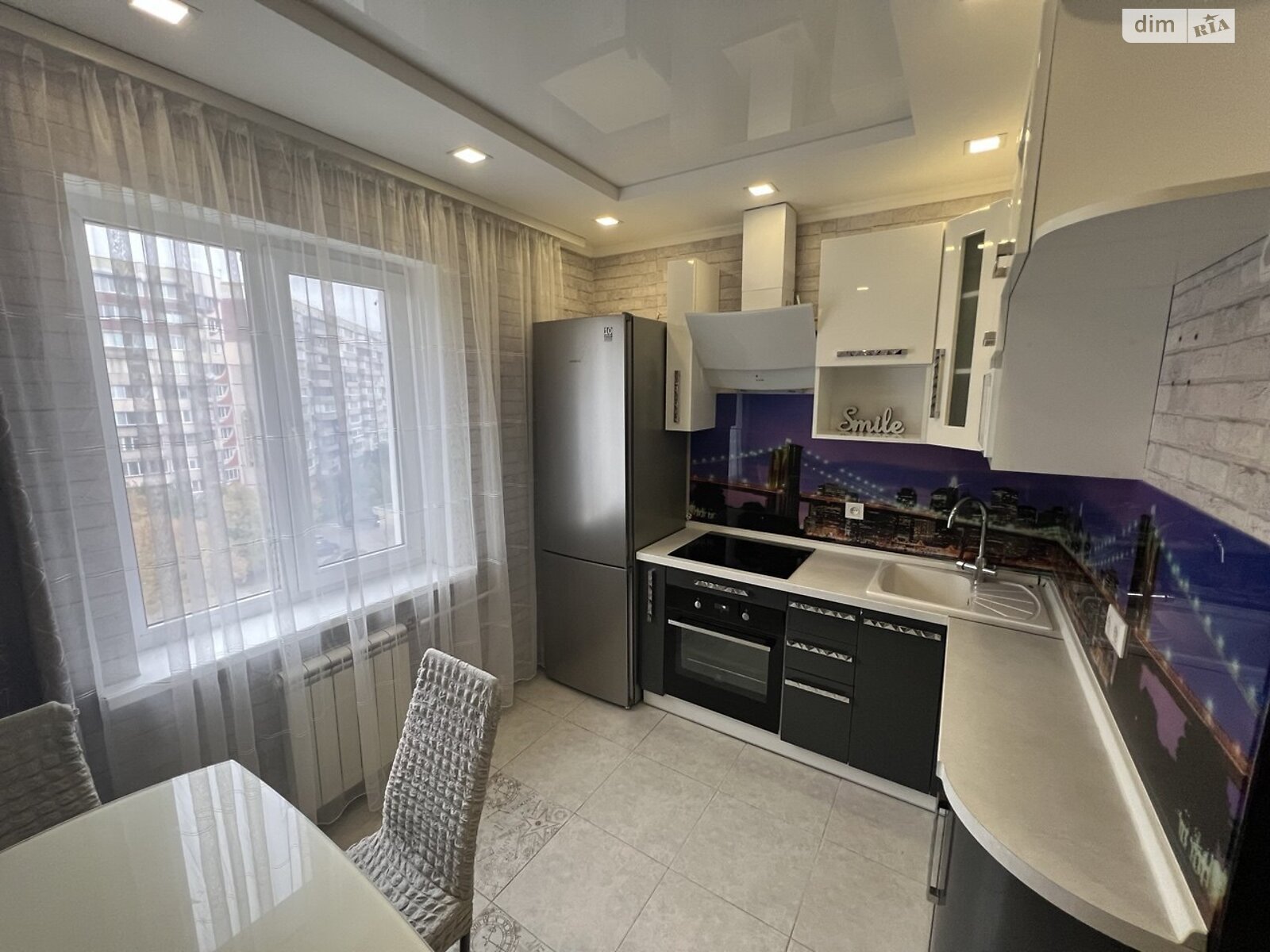 Продажа трехкомнатной квартиры в Киеве, на просп. Червоной Калины 38/10, район Деснянский фото 1