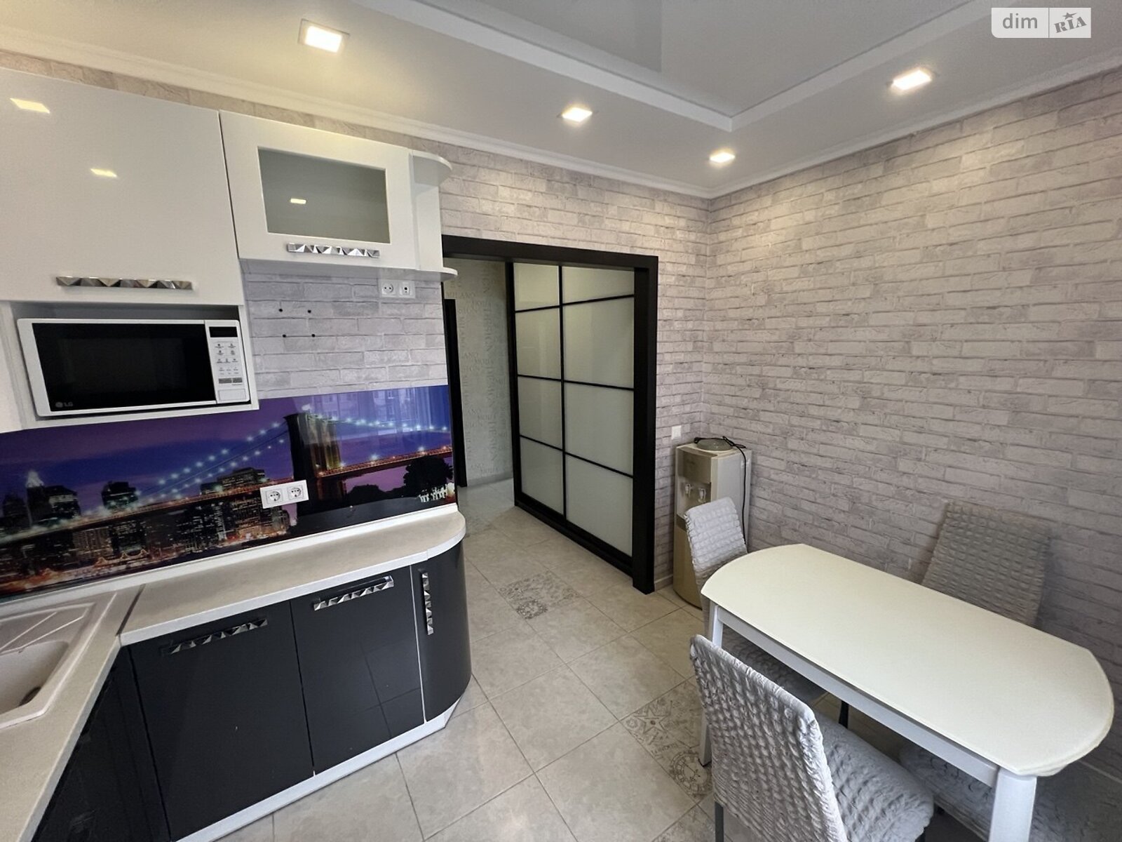 Продажа трехкомнатной квартиры в Киеве, на просп. Червоной Калины 38/10, район Деснянский фото 1