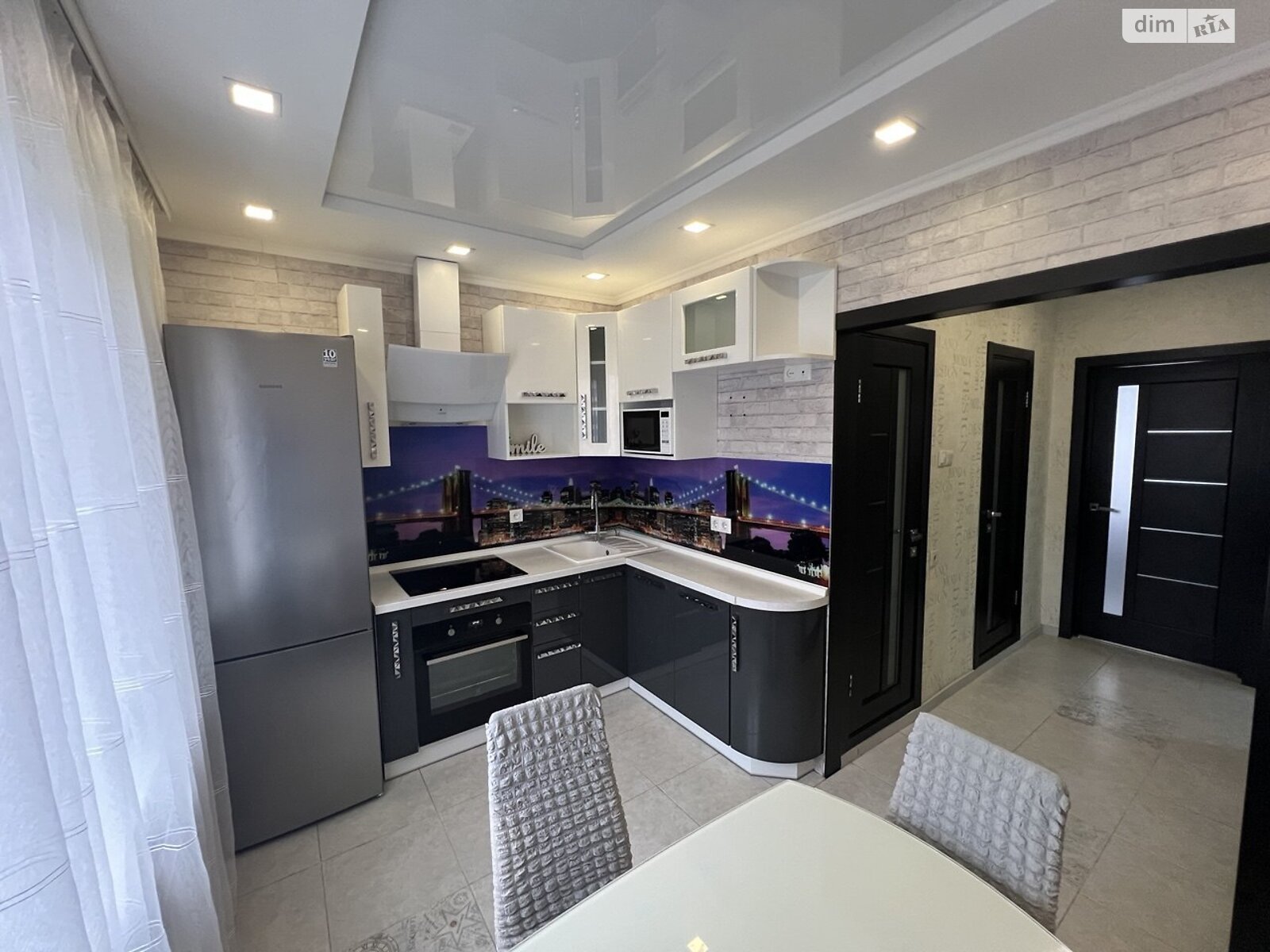 Продажа трехкомнатной квартиры в Киеве, на просп. Червоной Калины 38/10, район Деснянский фото 1