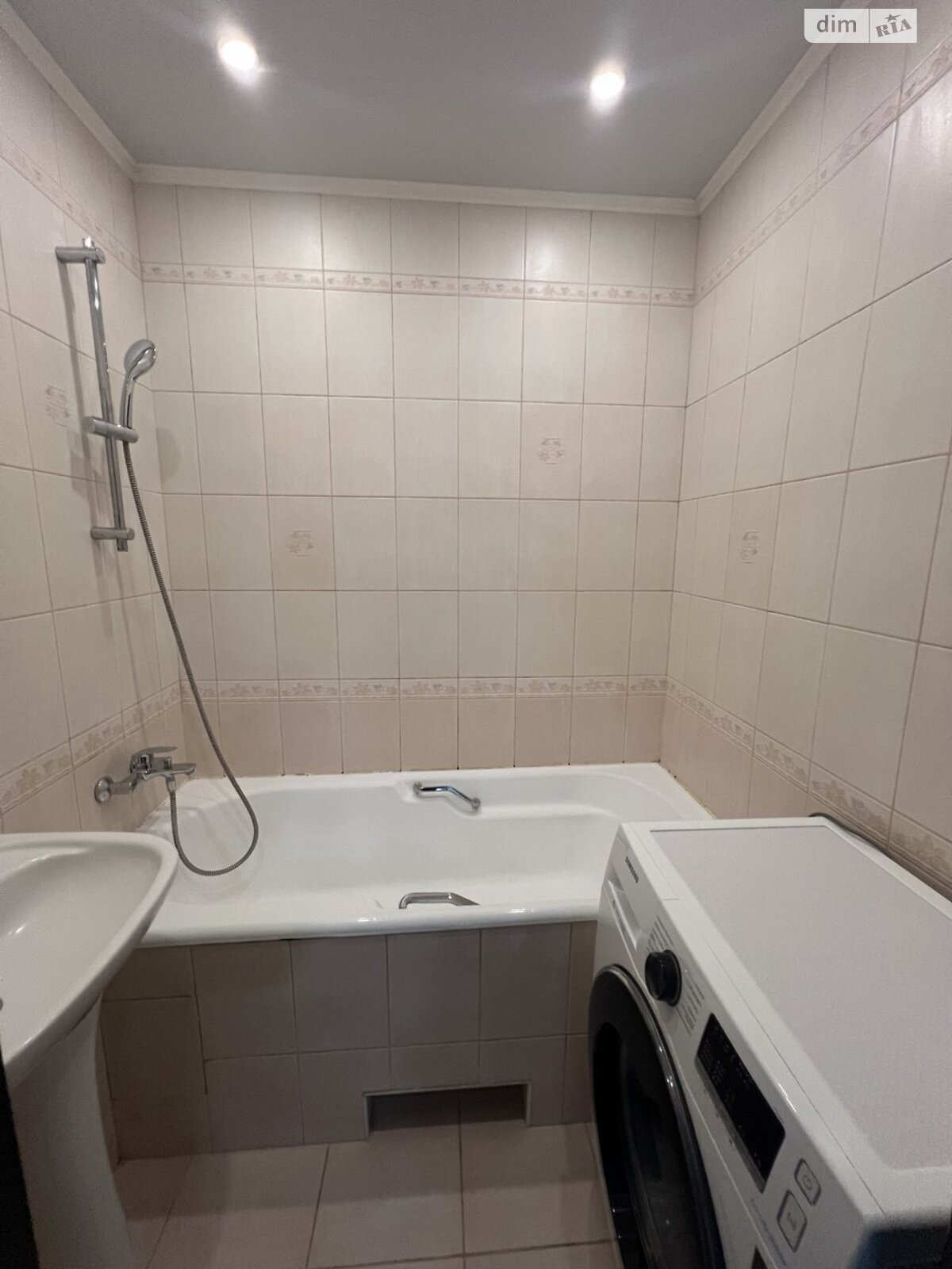 Продажа трехкомнатной квартиры в Киеве, на просп. Червоной Калины 38/10, район Деснянский фото 1