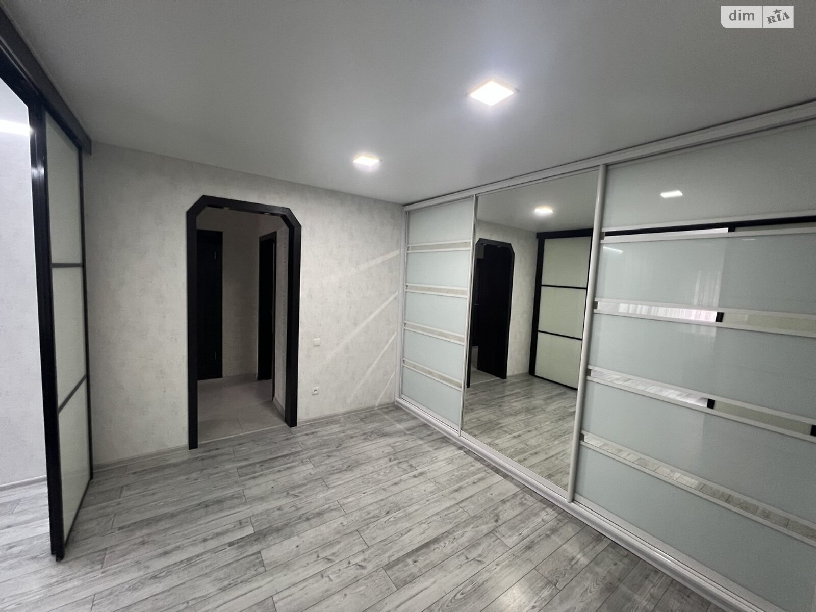 Продажа трехкомнатной квартиры в Киеве, на просп. Червоной Калины 38/10, район Деснянский фото 1