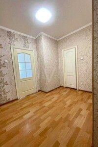Продажа трехкомнатной квартиры в Киеве, на ул. Милославская 12, район Троещина фото 2