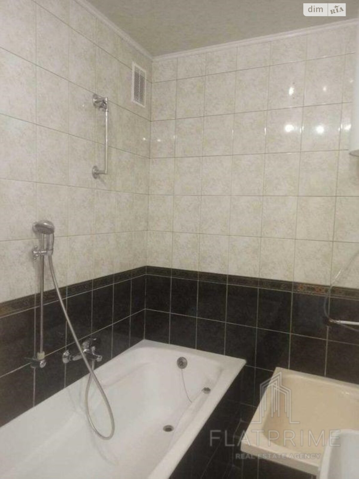 Продаж трикімнатної квартири в Києві, на вул. Миколи Лаврухіна 7, район Троєщина фото 1 Продаж трикімнатної квартири в Києві, на вул. Миколи Лаврухіна 7, район Троєщина фото 1