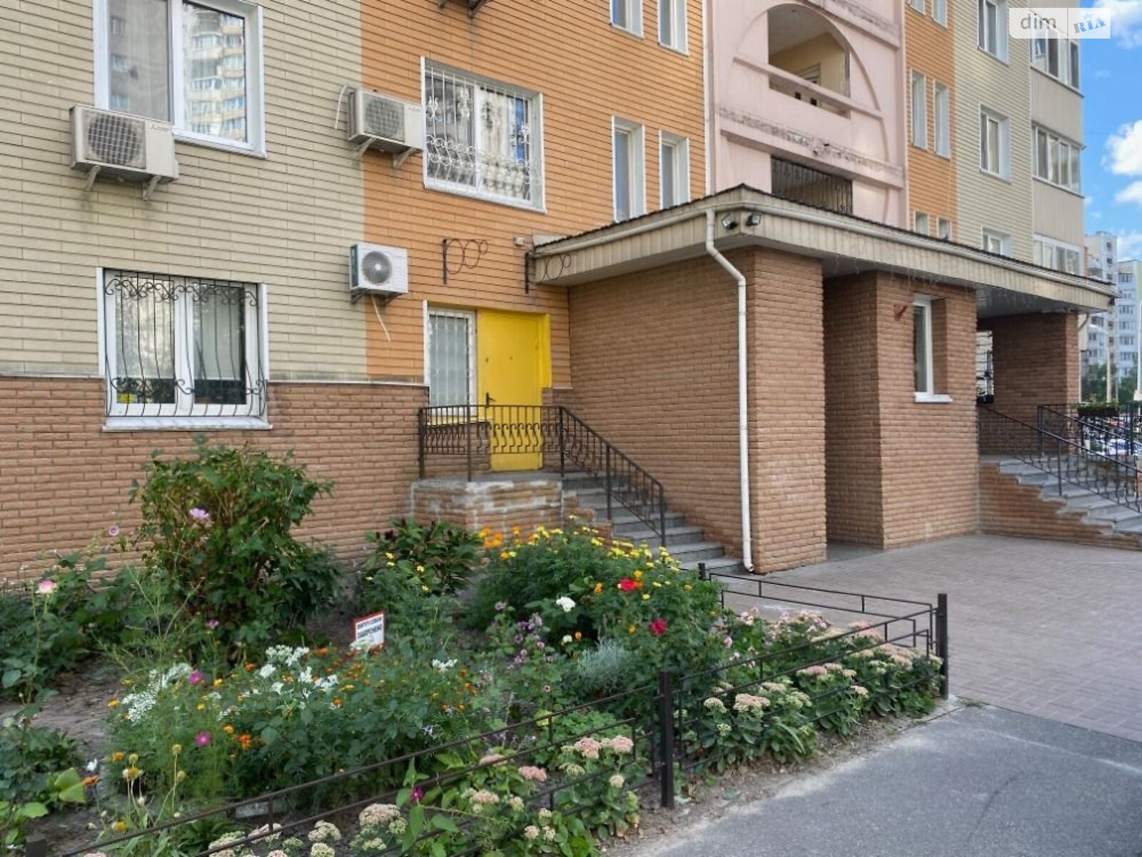 Продаж двокімнатної квартири в Києві, на вул. Миколи Лаврухіна 10, район Троєщина фото 1 Продаж двокімнатної квартири в Києві, на вул. Миколи Лаврухіна 10, район Троєщина фото 1
