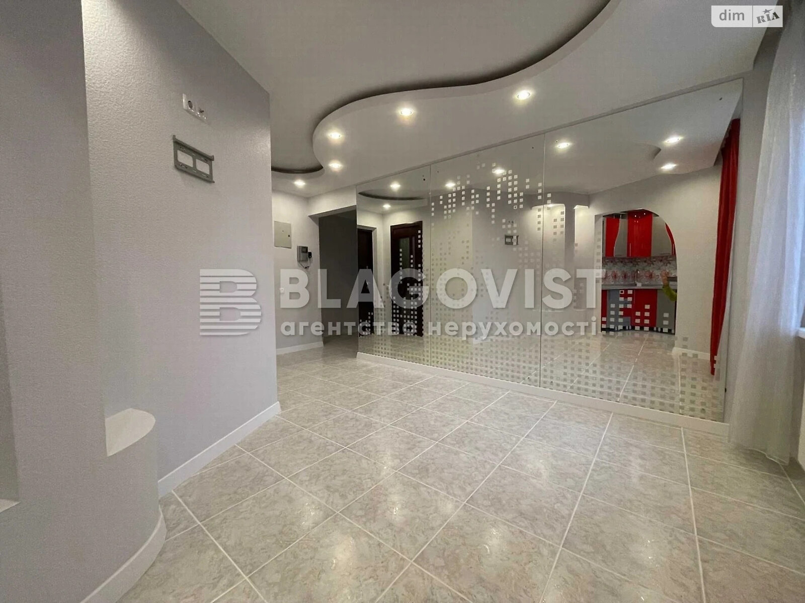 Продажа трехкомнатной квартиры в Киеве, на ул. Оноре де Бальзака 6, район Троещина фото 1