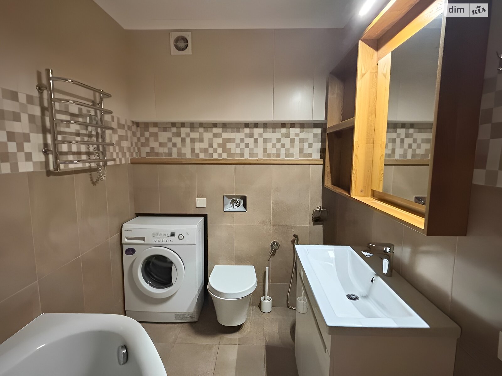 Продажа трехкомнатной квартиры в Киеве, на ул. Александра Конисского 83-85, район Центр фото 1 Продажа трехкомнатной квартиры в Киеве, на ул. Александра Конисского 83-85, район Центр фото 1