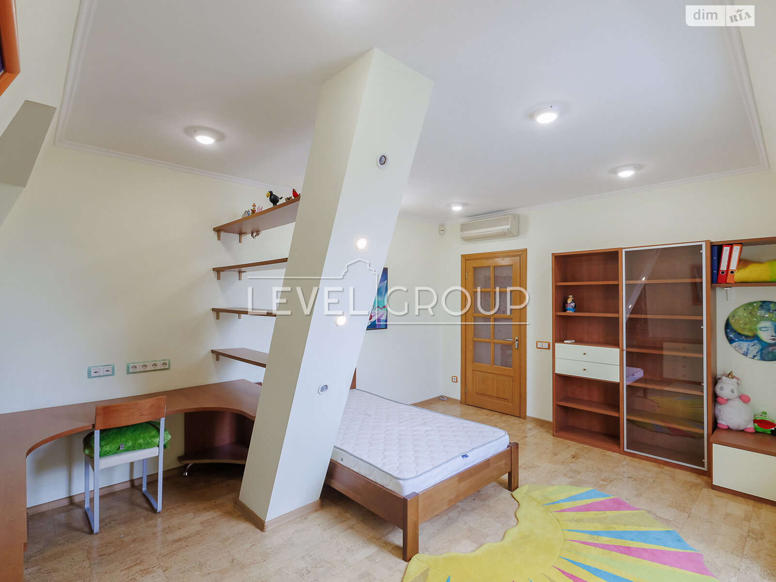 Продаж трикімнатної квартири в Києві, на пров. Алли Горської 8, район Центр фото 1 Продаж трикімнатної квартири в Києві, на пров. Алли Горської 8, район Центр фото 1