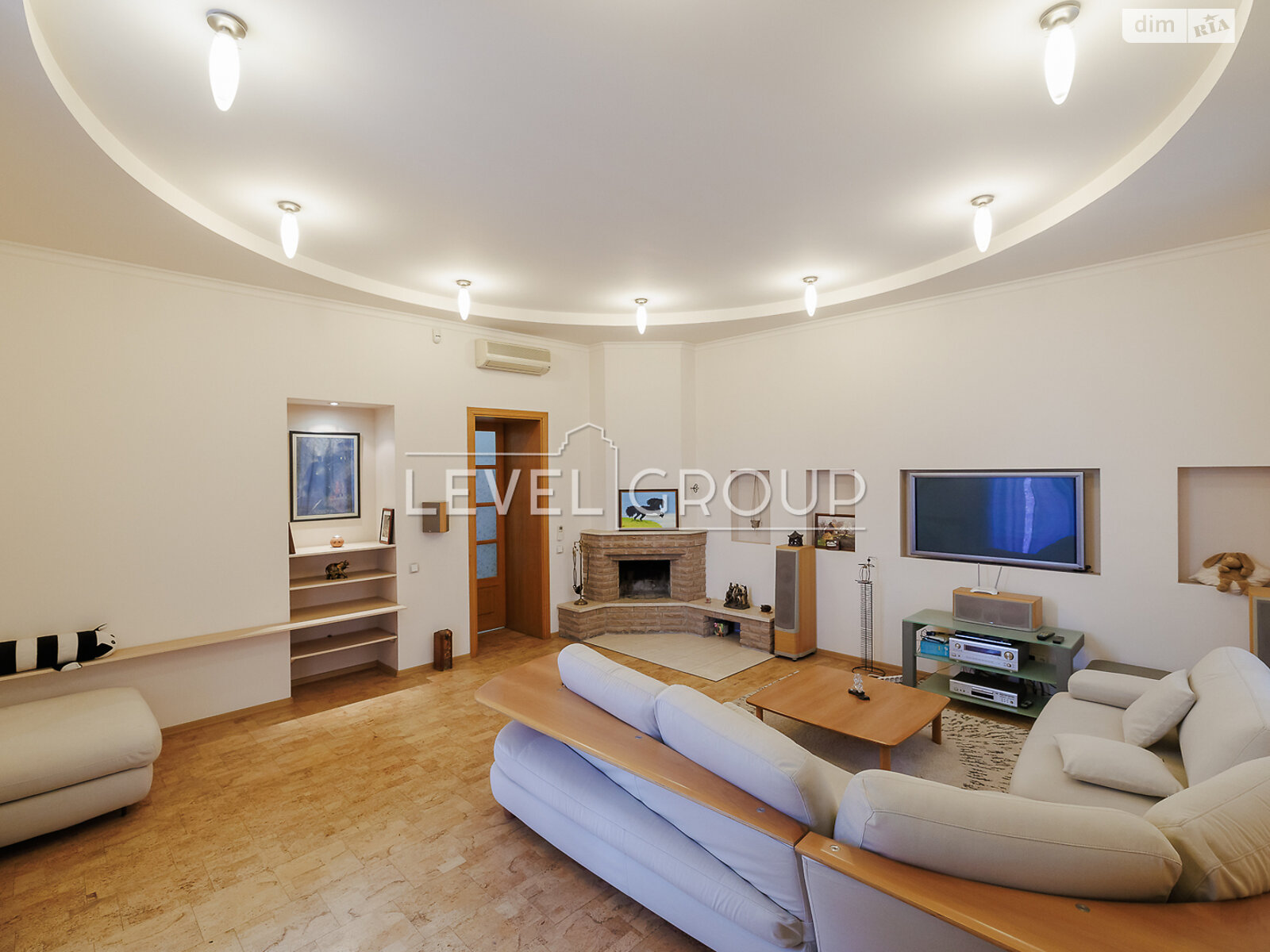 Продаж трикімнатної квартири в Києві, на пров. Алли Горської 8, район Центр фото 1 Продаж трикімнатної квартири в Києві, на пров. Алли Горської 8, район Центр фото 1