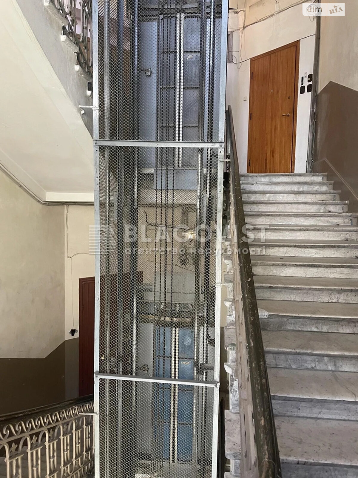 Продажа трехкомнатной квартиры в Киеве, на ул. Богдана Хмельницкого 32, район Центр фото 1 Продажа трехкомнатной квартиры в Киеве, на ул. Богдана Хмельницкого 32, район Центр фото 1