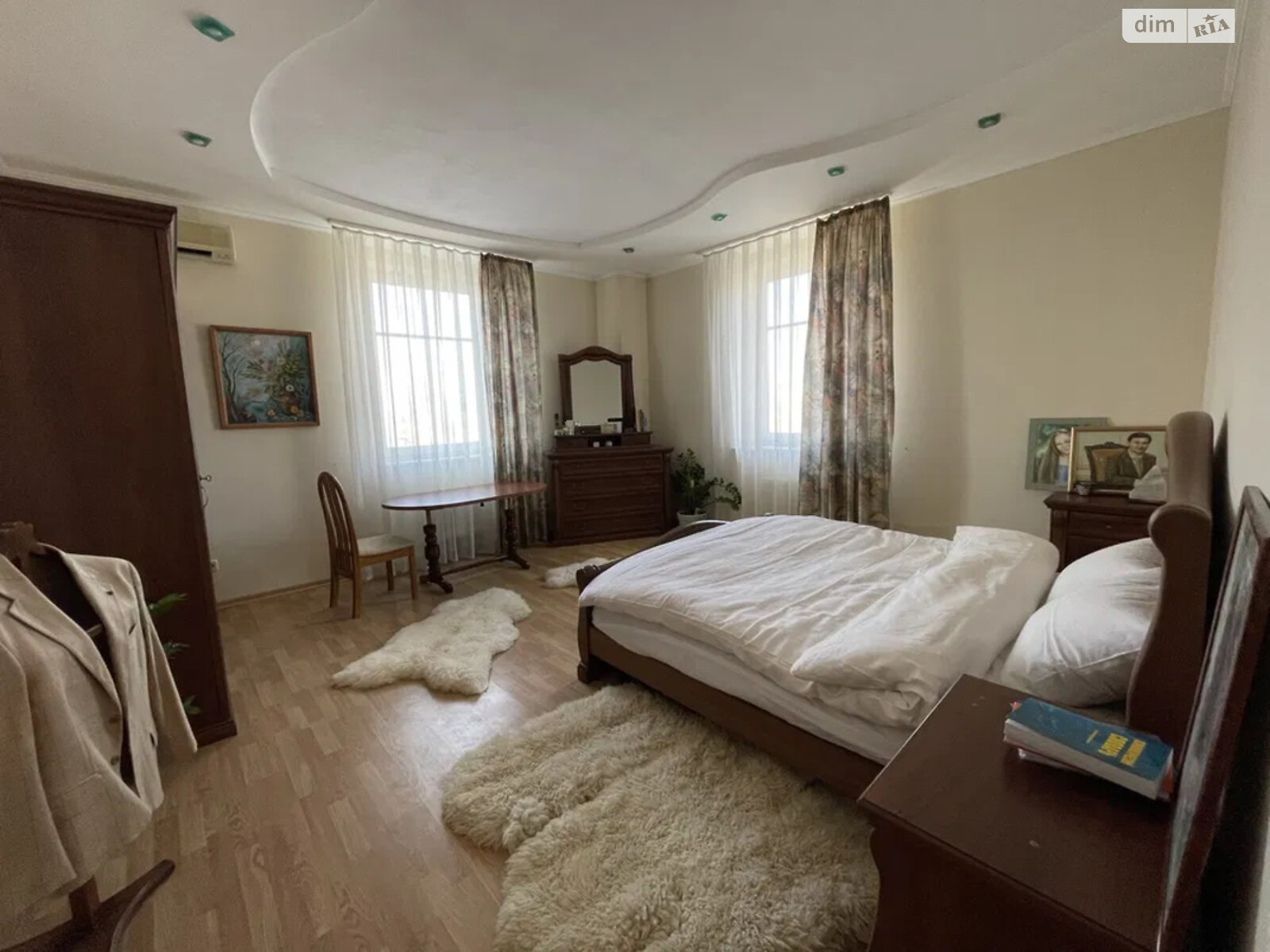 Продажа четырехкомнатной квартиры в Киеве, на ул. Богдана Хмельницкого 41, район Центр фото 1 Продажа четырехкомнатной квартиры в Киеве, на ул. Богдана Хмельницкого 41, район Центр фото 1