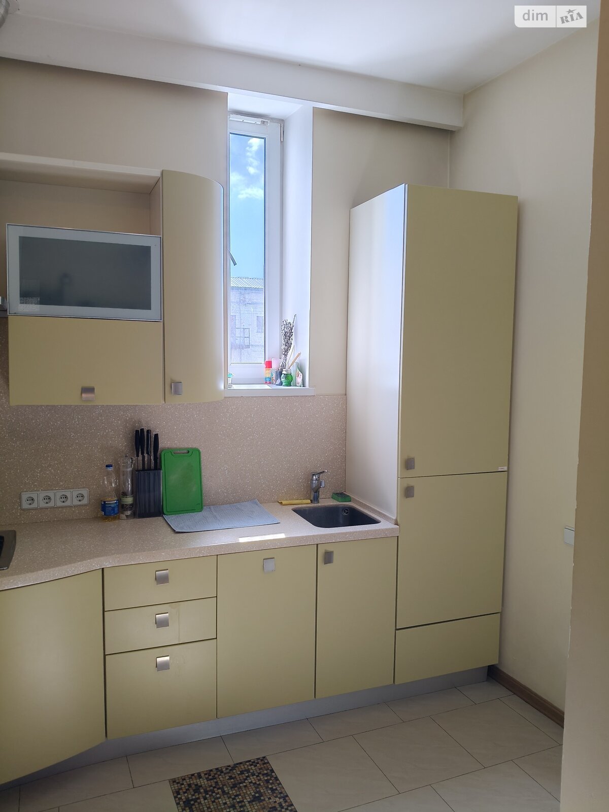 Продаж трикімнатної квартири в Києві, на вул. Богдана Хмельницького 10, район Центр фото 1
