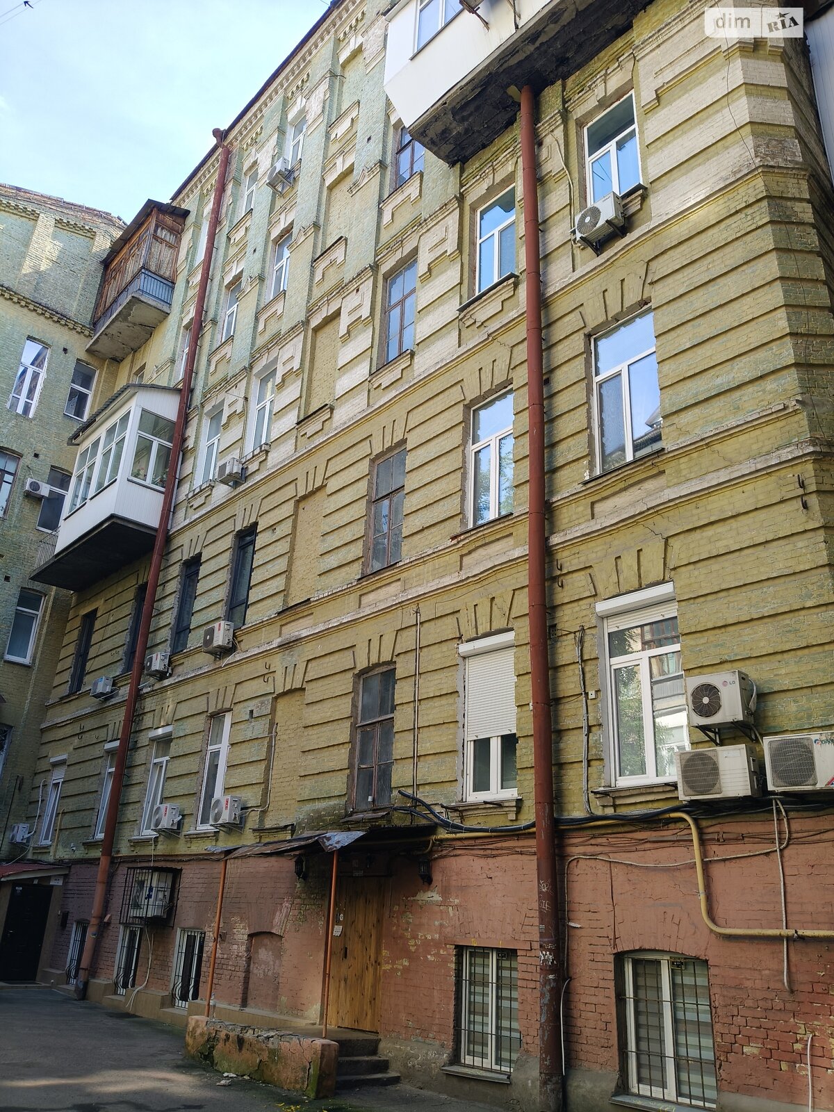 Продаж трикімнатної квартири в Києві, на вул. Богдана Хмельницького 10, район Центр фото 1