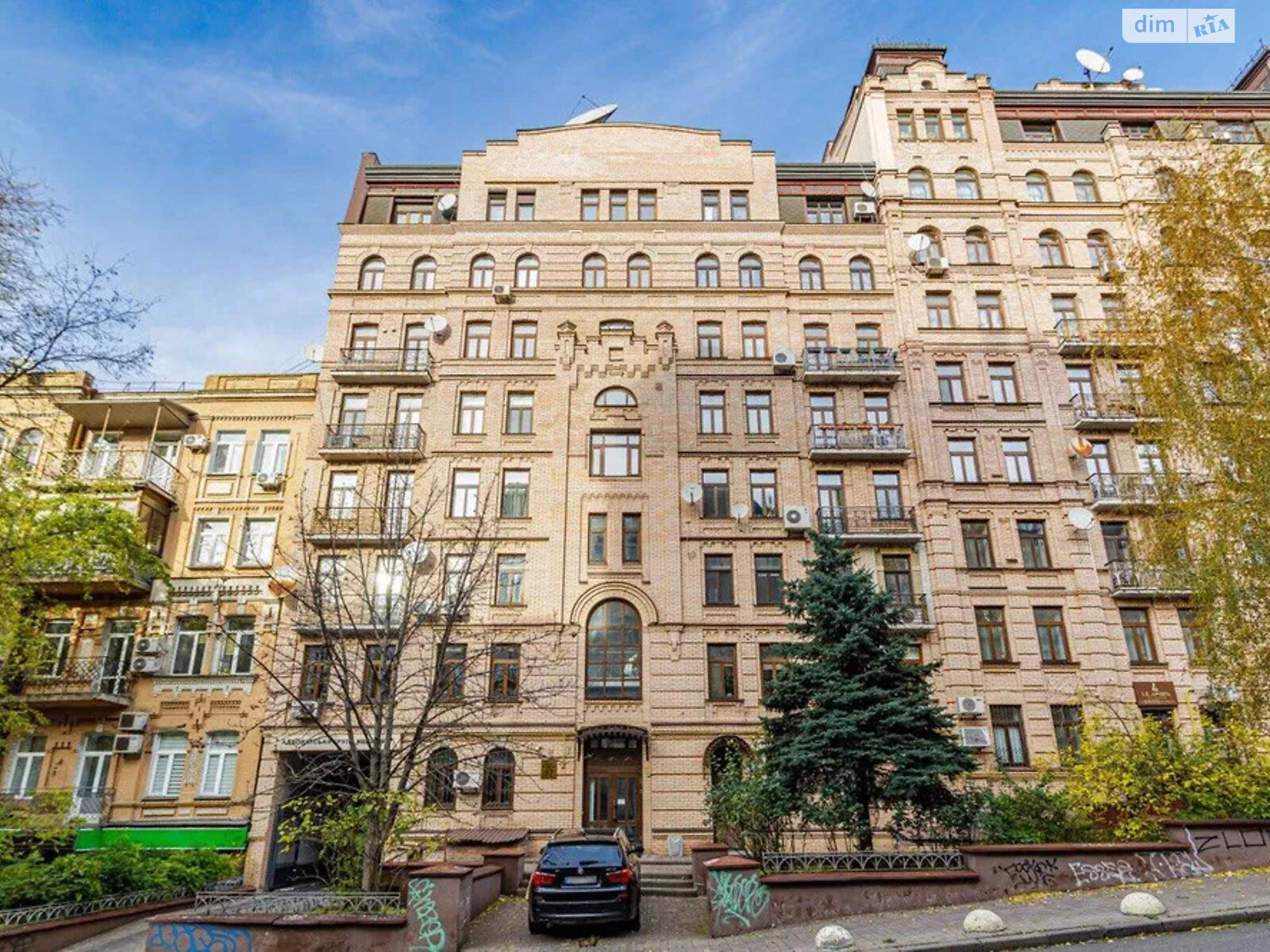 Продаж трикімнатної квартири в Києві, на вул. Богдана Хмельницького 82, район Центр фото 1