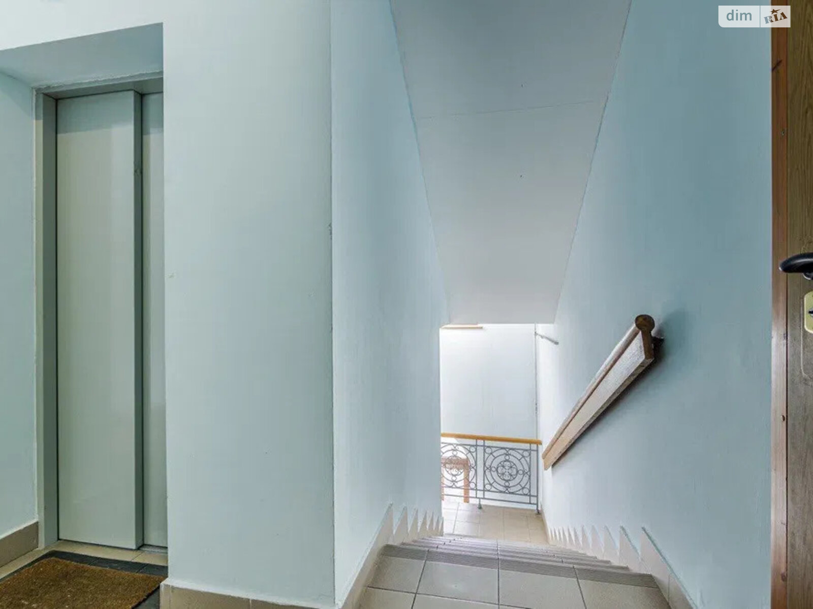 Продаж трикімнатної квартири в Києві, на вул. Богдана Хмельницького 82, район Центр фото 1