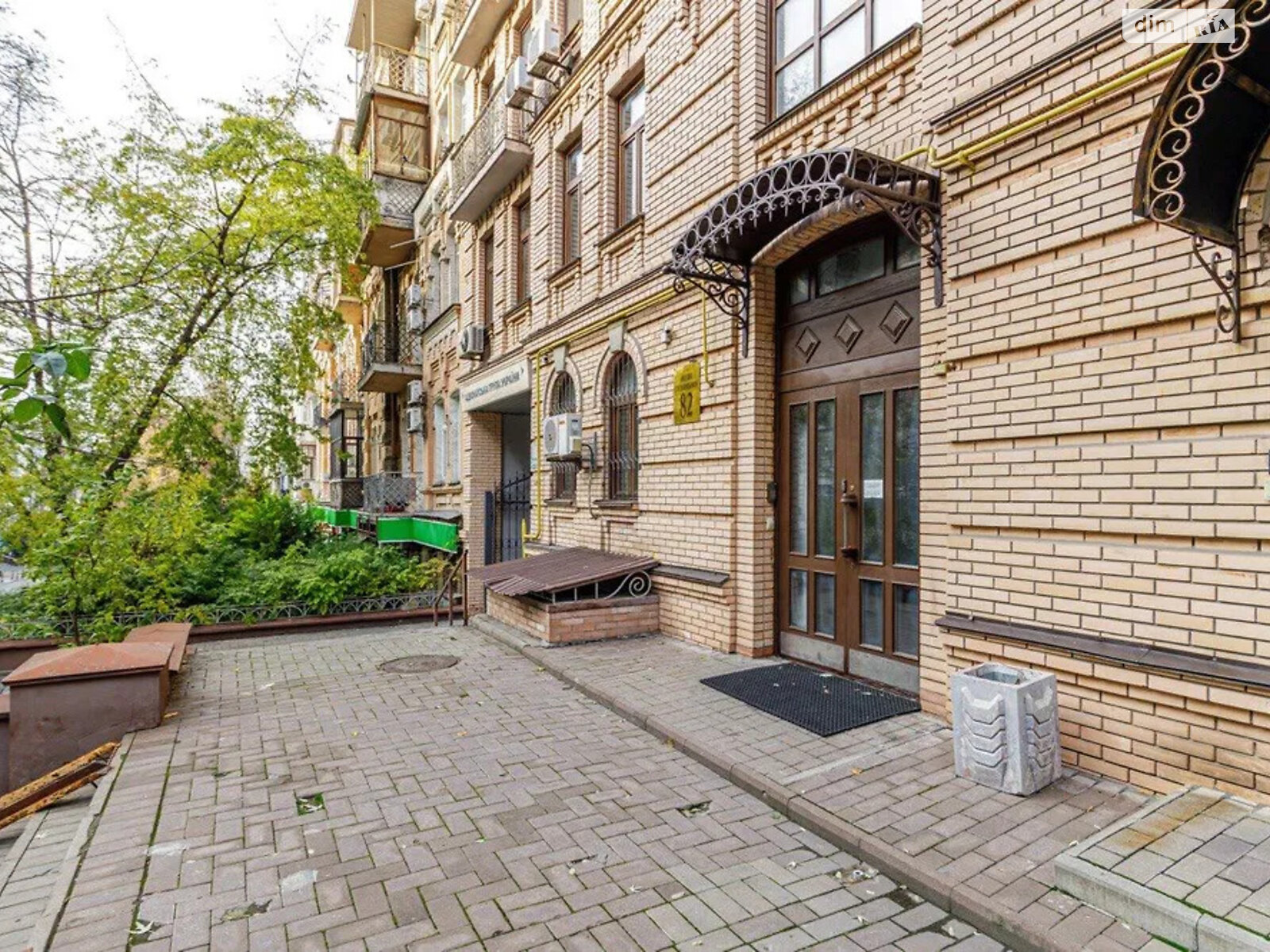 Продаж трикімнатної квартири в Києві, на вул. Богдана Хмельницького 82, район Центр фото 1