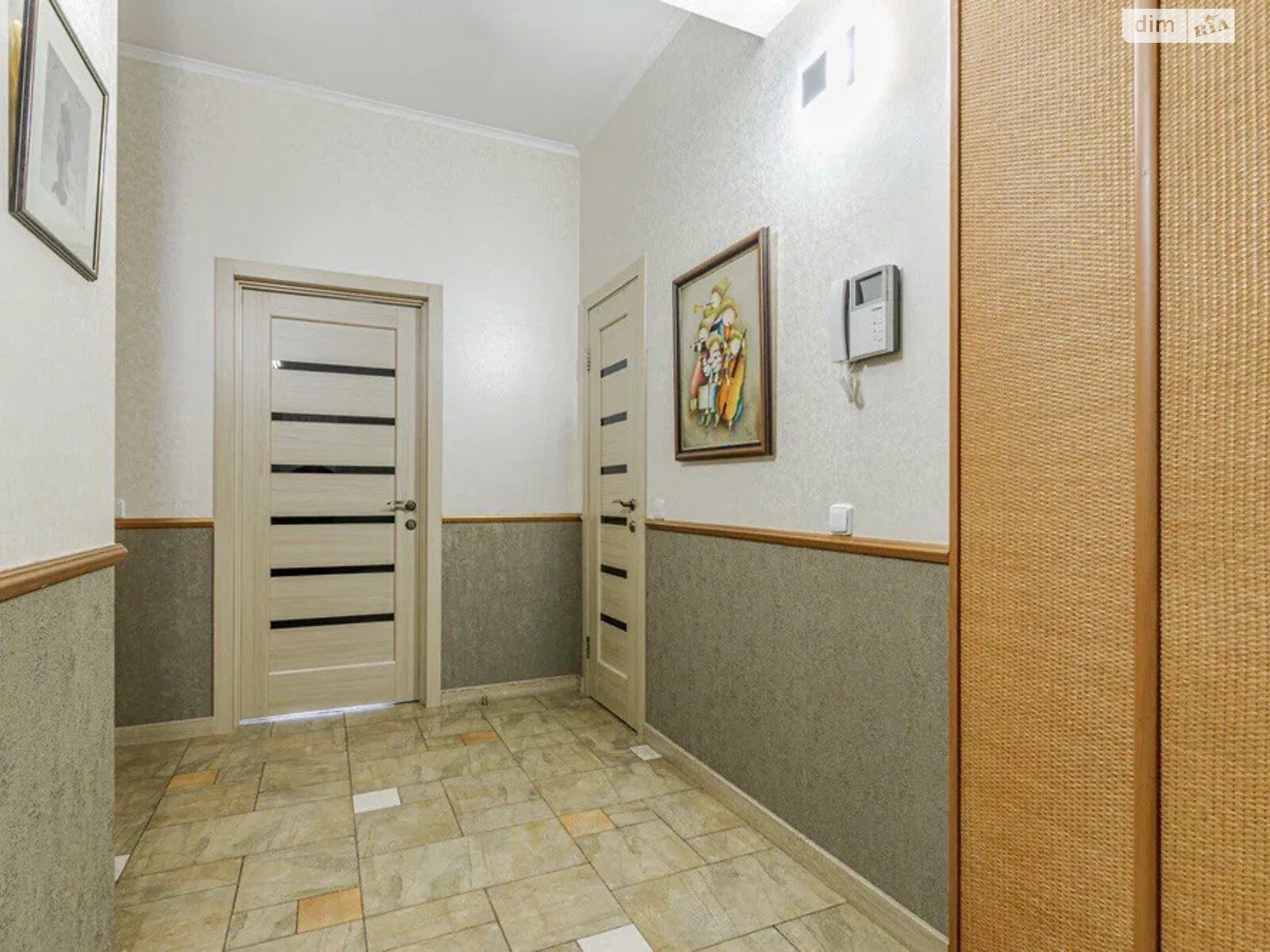 Продаж трикімнатної квартири в Києві, на вул. Богдана Хмельницького 82, район Центр фото 1