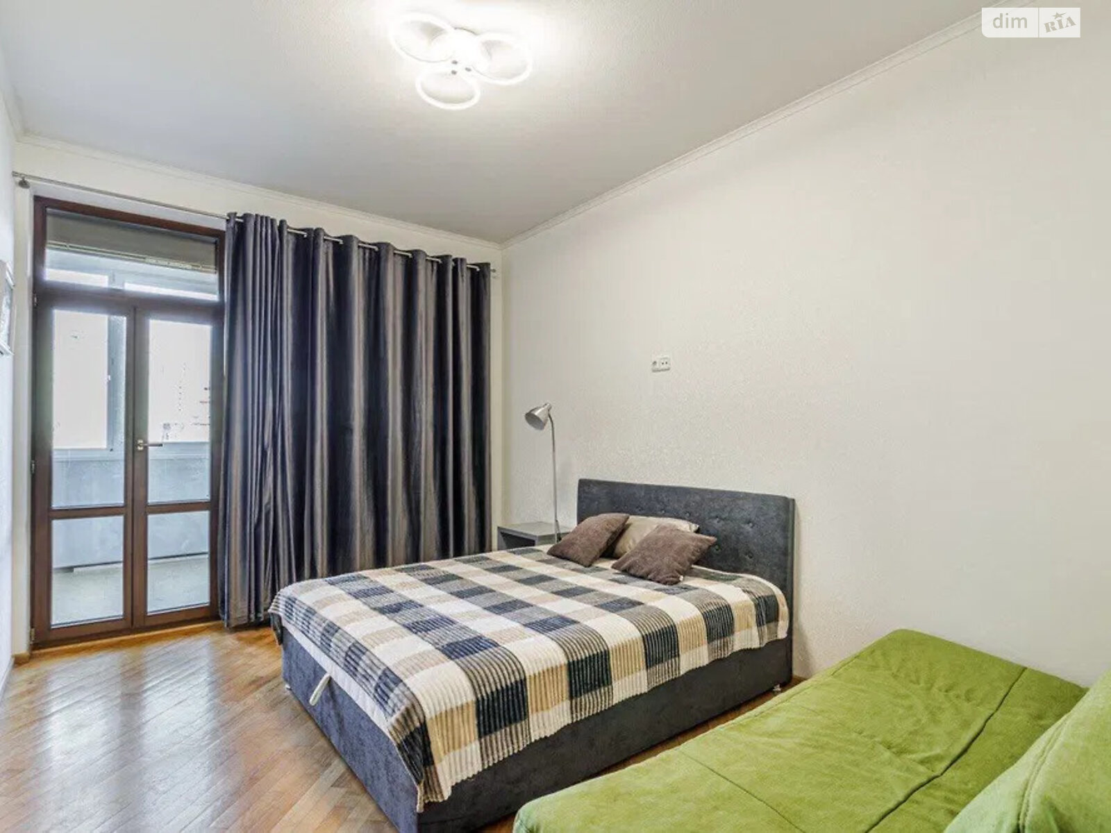 Продаж трикімнатної квартири в Києві, на вул. Богдана Хмельницького 82, район Центр фото 1