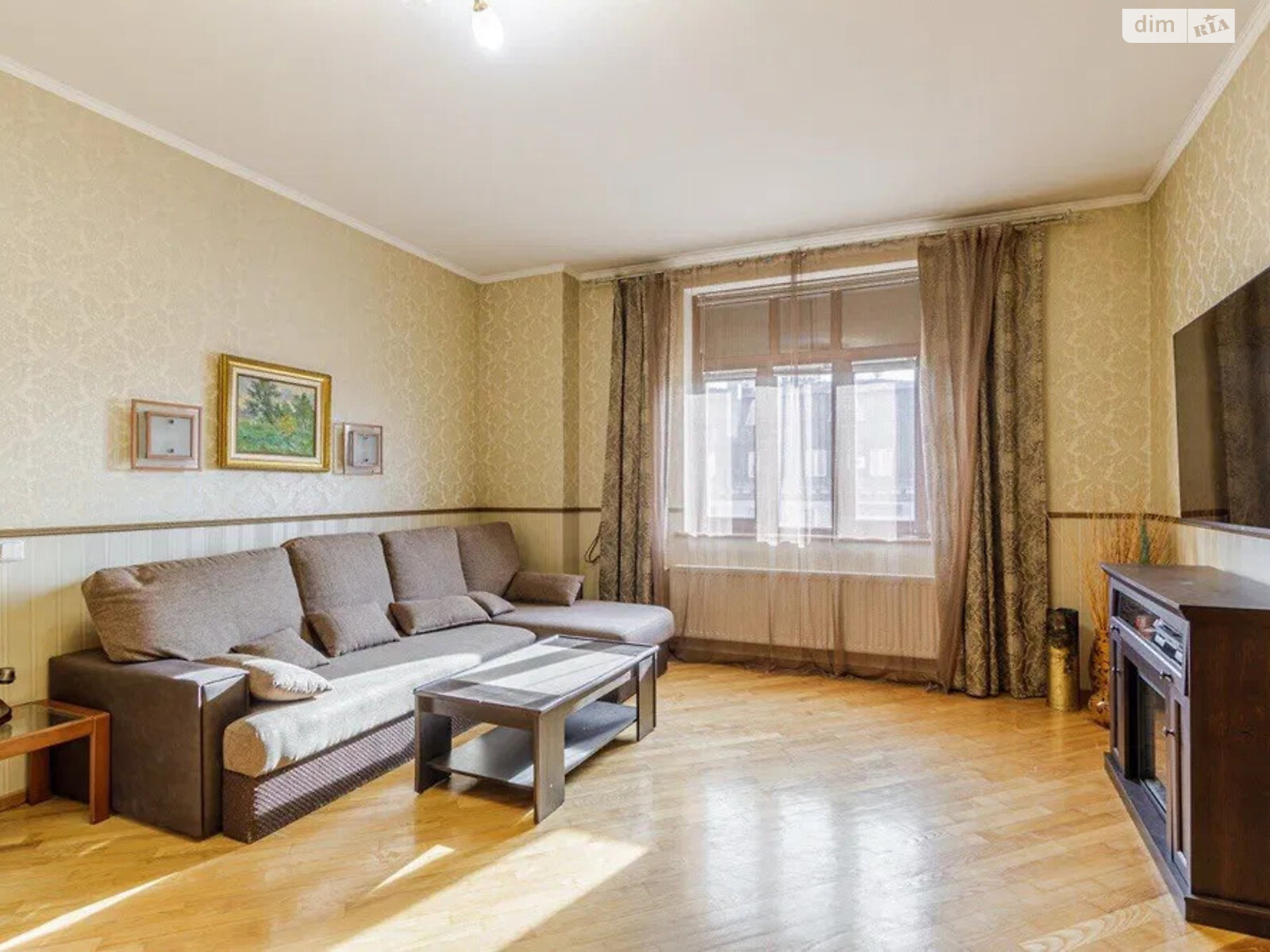 Продаж трикімнатної квартири в Києві, на вул. Богдана Хмельницького 82, район Центр фото 1