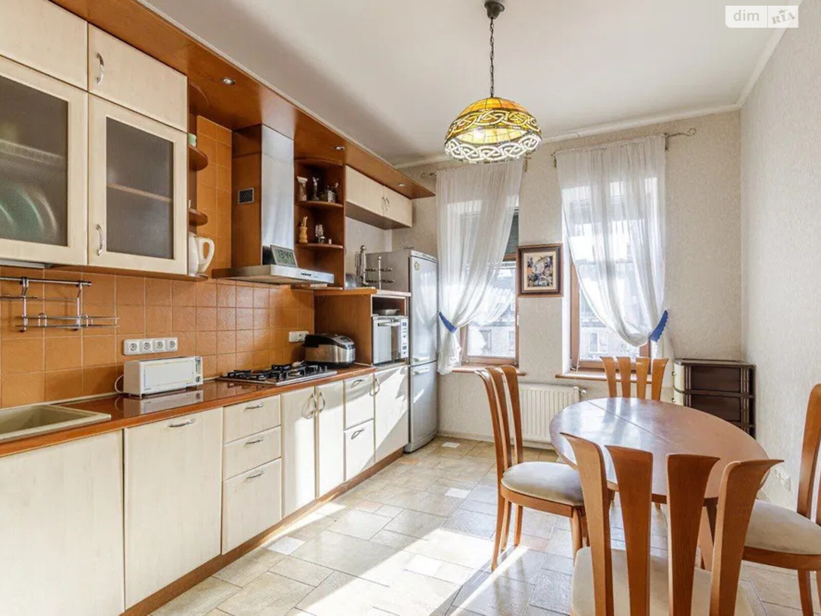 Продаж трикімнатної квартири в Києві, на вул. Богдана Хмельницького 82, район Центр фото 1