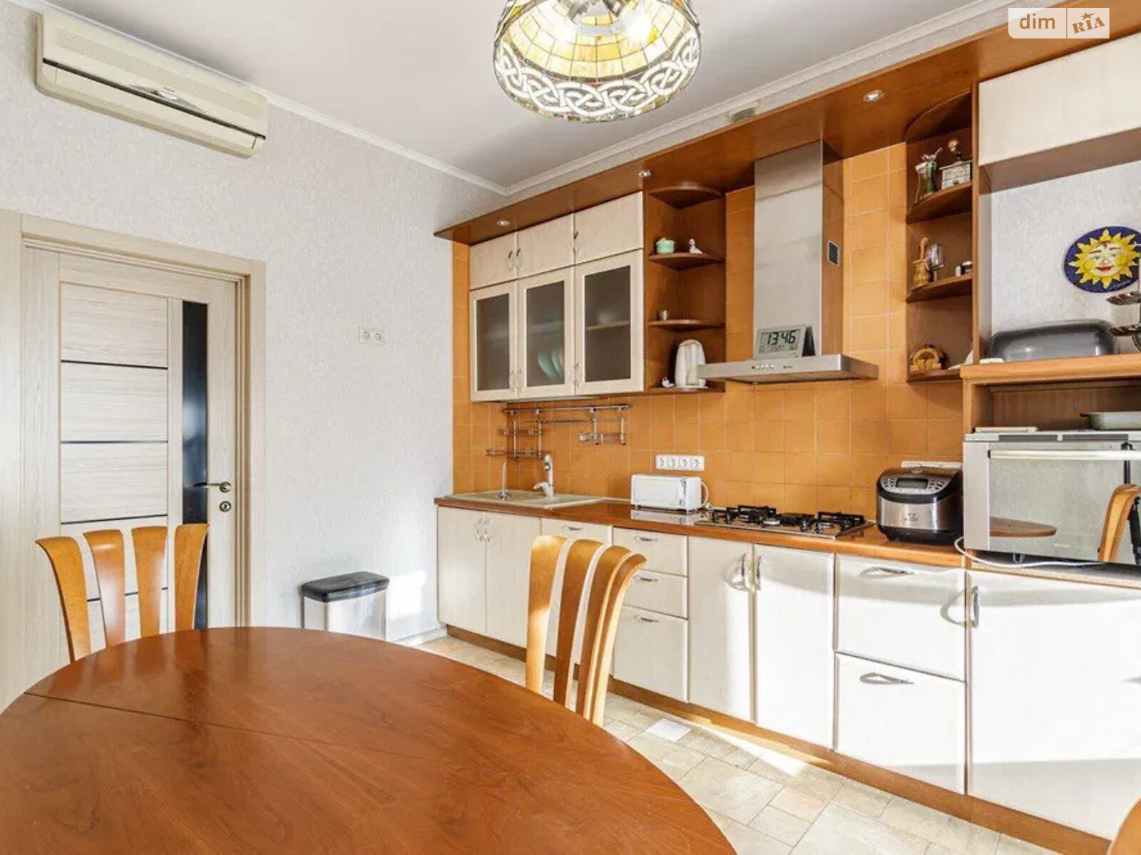 Продаж трикімнатної квартири в Києві, на вул. Богдана Хмельницького 82, район Центр фото 1