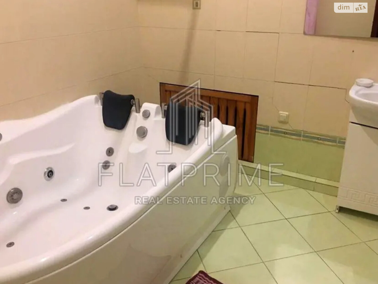 Продажа трехкомнатной квартиры в Киеве, на ул. Богдана Хмельницкого 10, район Центр фото 1