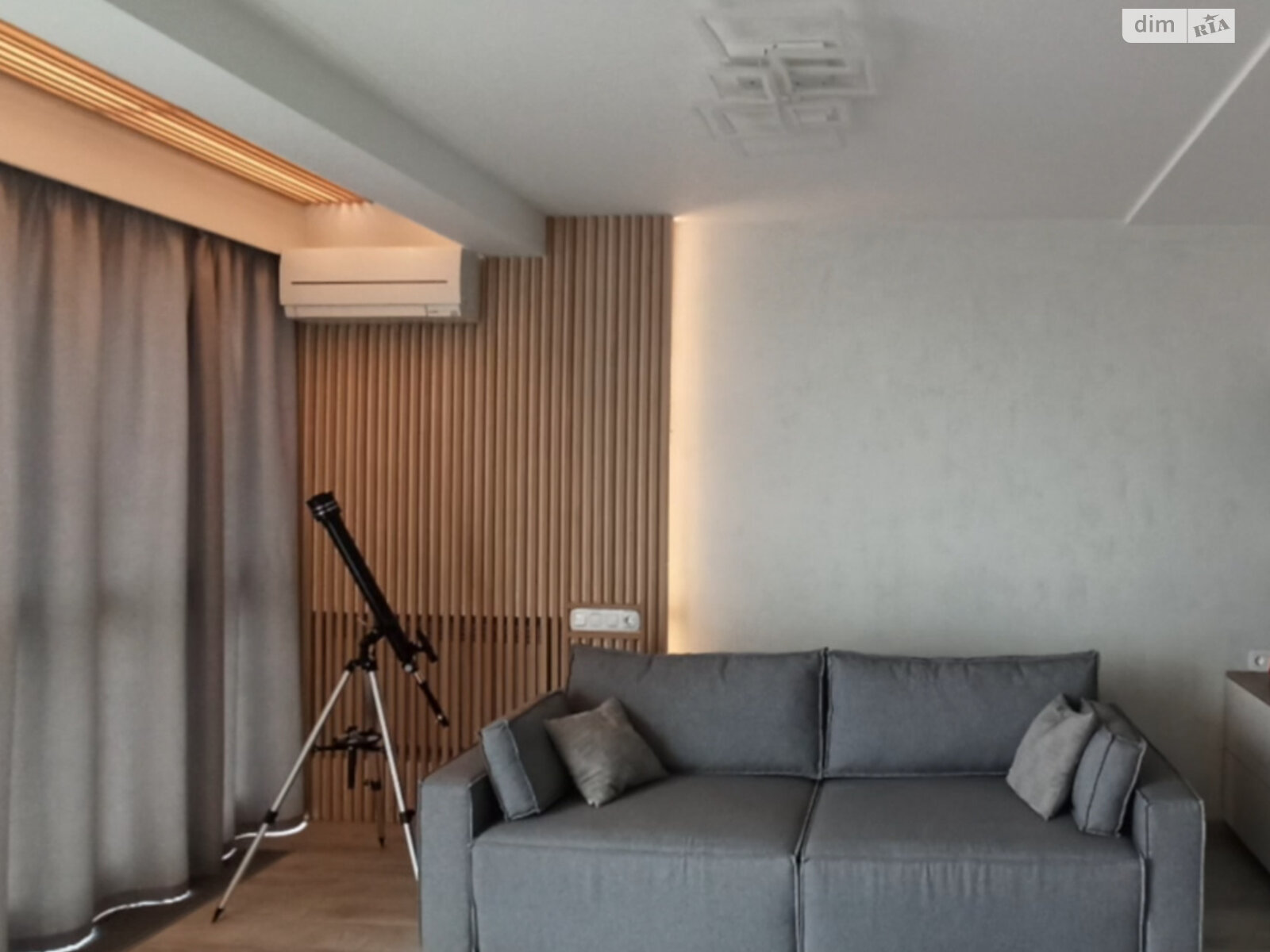 Продаж трикімнатної квартири в Києві, на вул. Богдана Хмельницького 39, район Центр фото 1