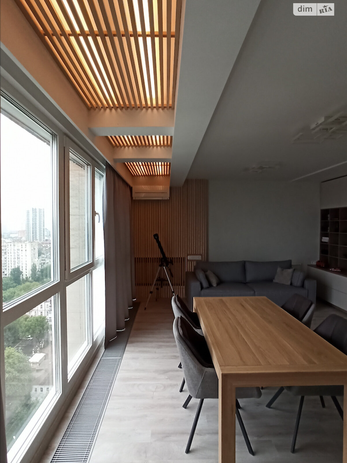 Продаж трикімнатної квартири в Києві, на вул. Богдана Хмельницького 39, район Центр фото 1