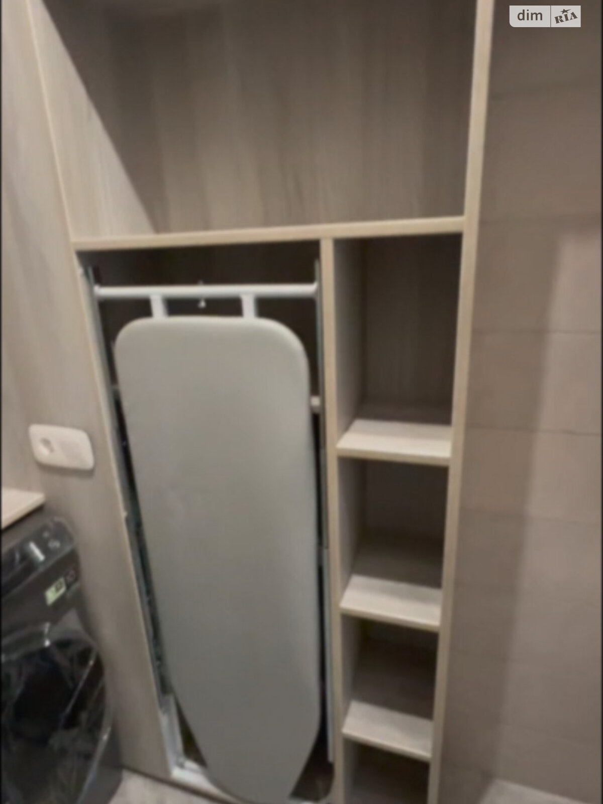 Продаж трикімнатної квартири в Києві, на вул. Богдана Хмельницького 39, район Центр фото 1