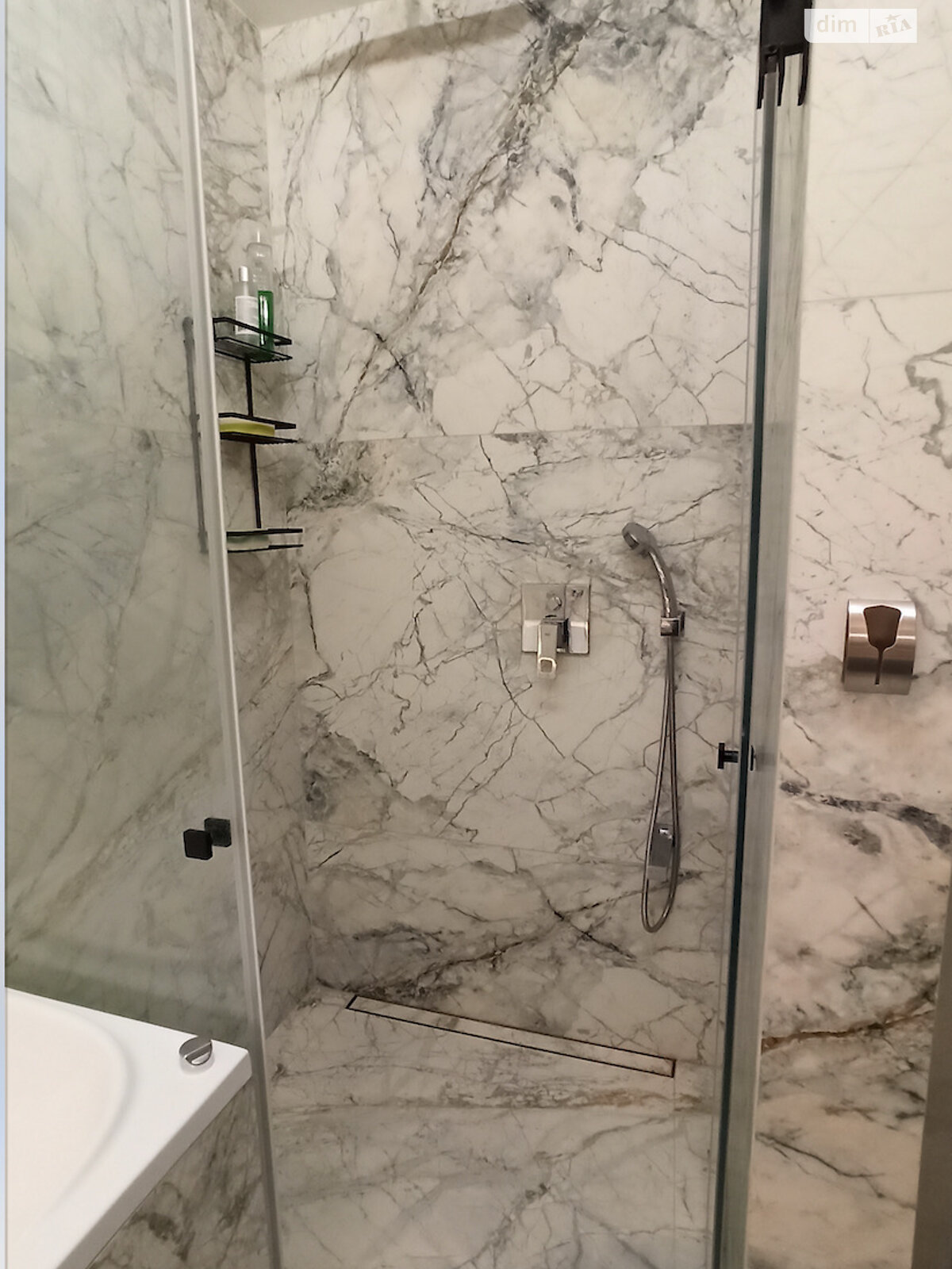 Продаж трикімнатної квартири в Києві, на вул. Богдана Хмельницького 39, район Центр фото 1