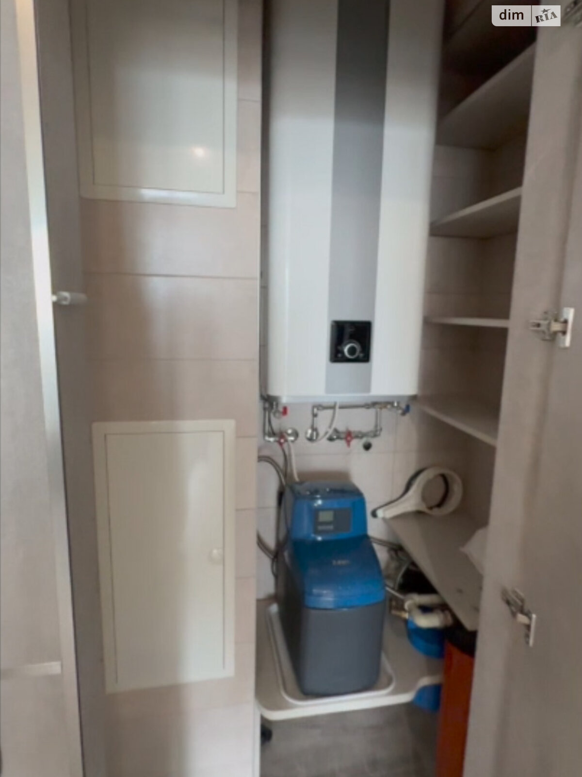 Продаж трикімнатної квартири в Києві, на вул. Богдана Хмельницького 39, район Центр фото 1