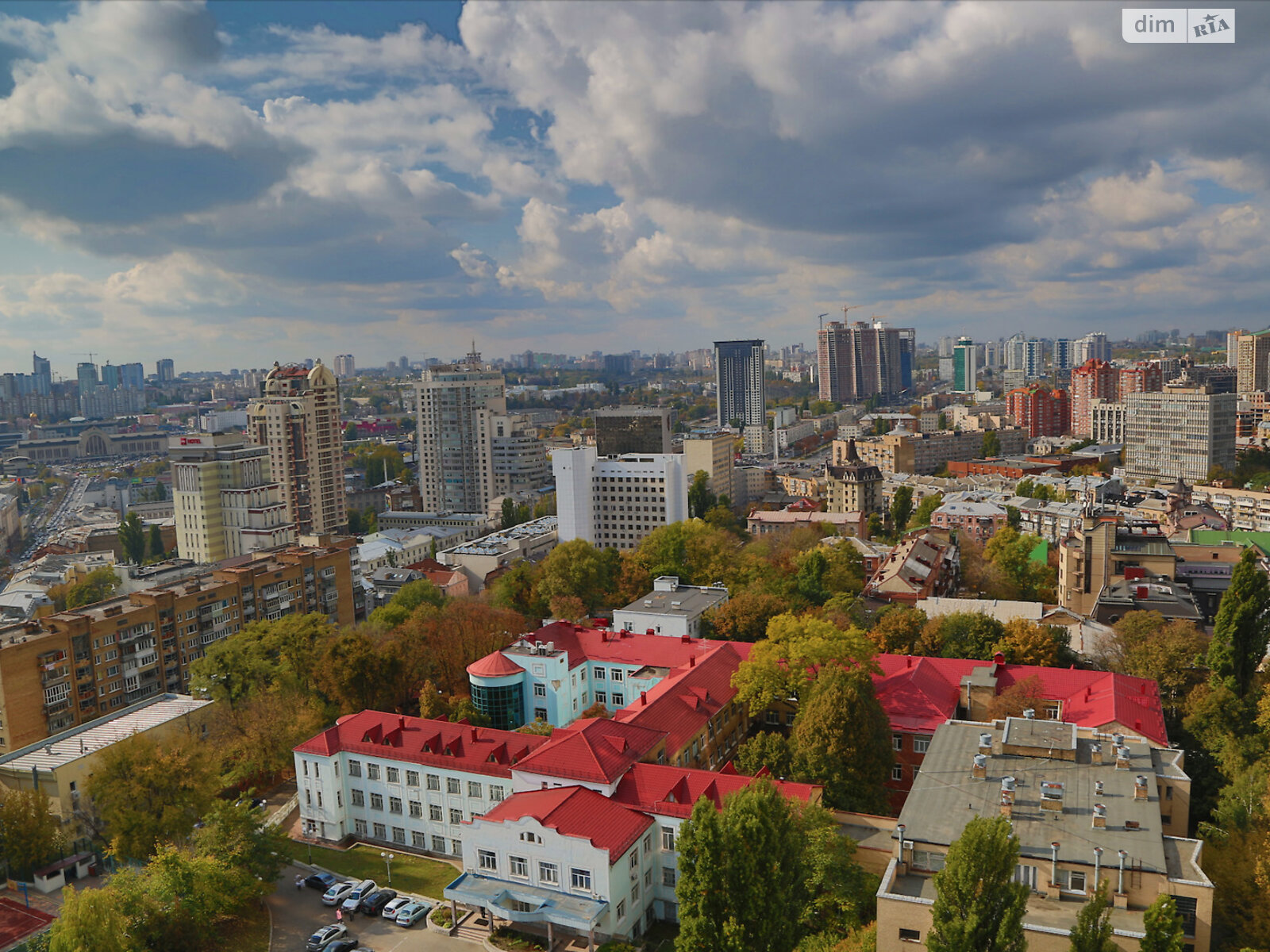 Продаж трикімнатної квартири в Києві, на вул. Богдана Хмельницького 39, район Центр фото 1