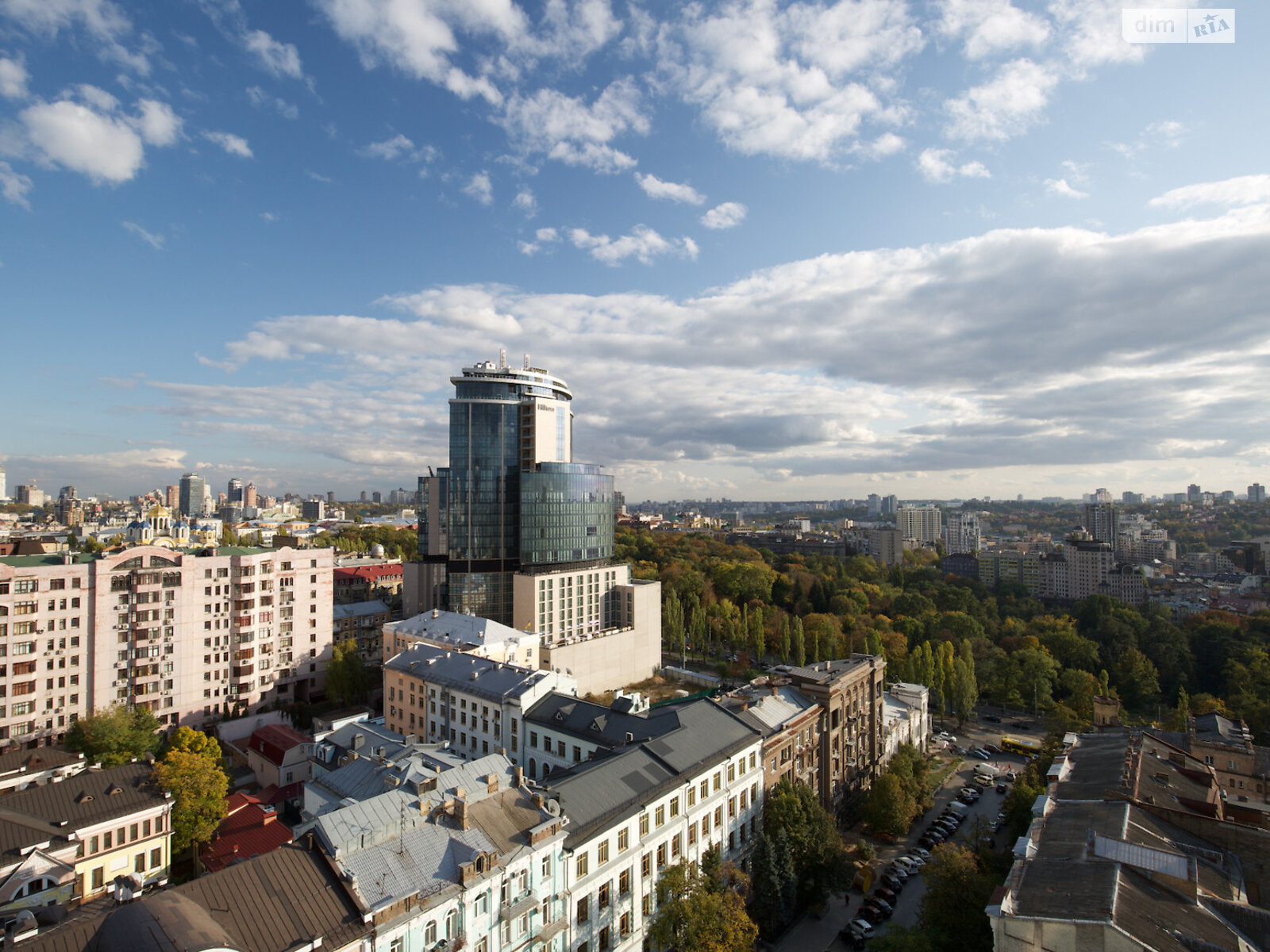 Продаж трикімнатної квартири в Києві, на вул. Богдана Хмельницького 39, район Центр фото 1